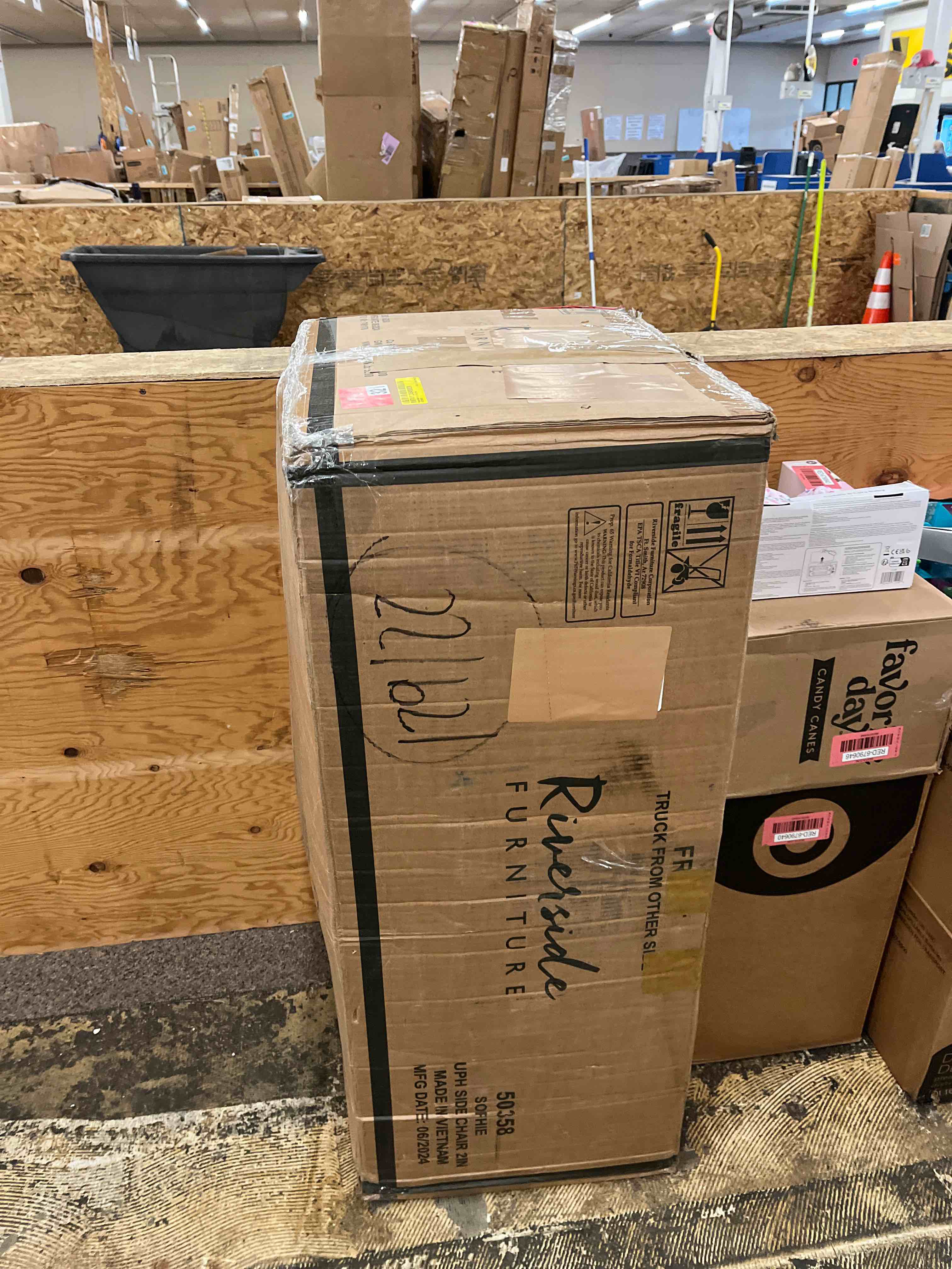 https://s3.amazonaws.com/lotting-images-prod/phillipi/RED6790637_1741298762185.jpeg