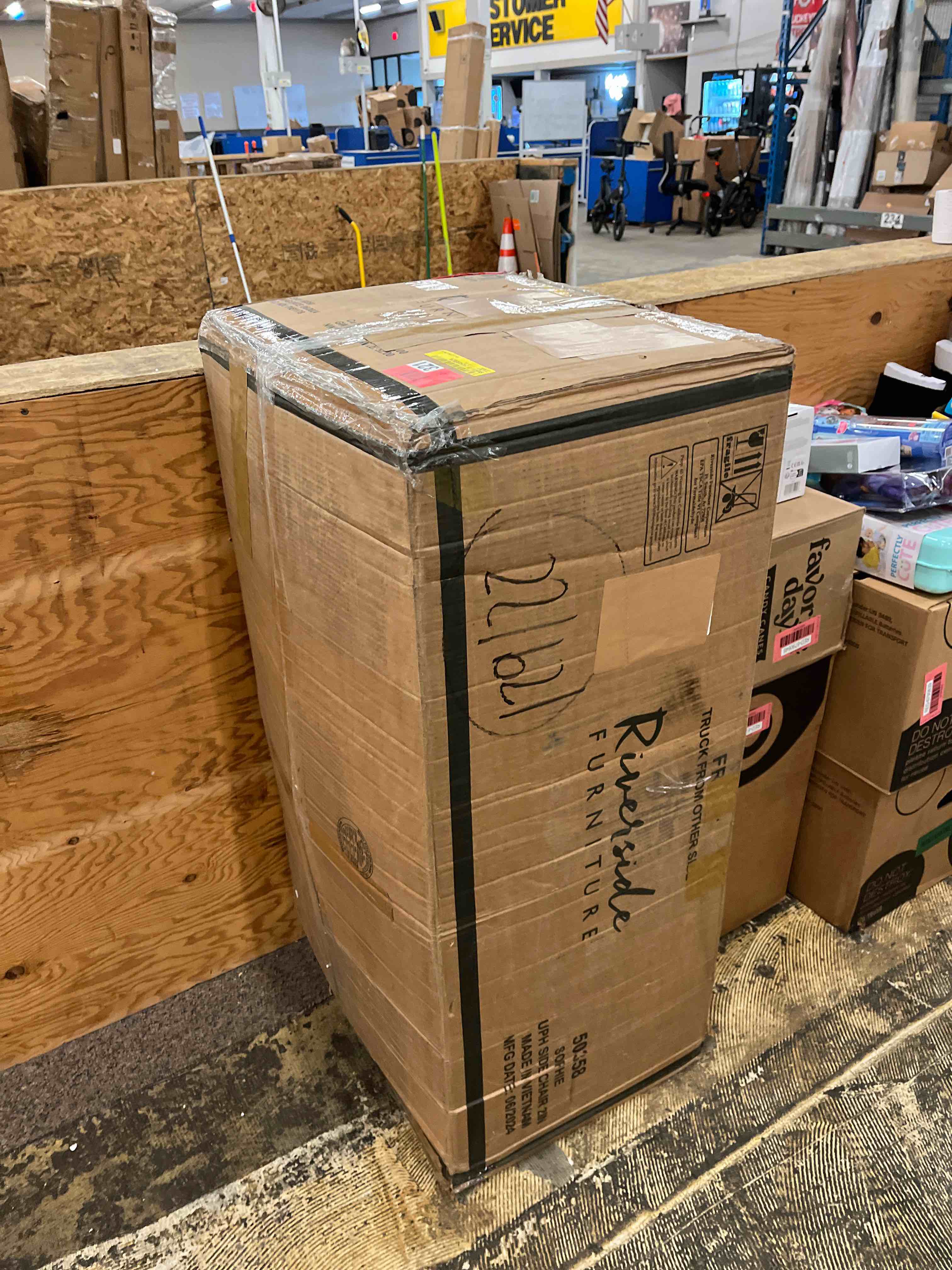 https://s3.amazonaws.com/lotting-images-prod/phillipi/RED6790637_1741298763888.jpeg