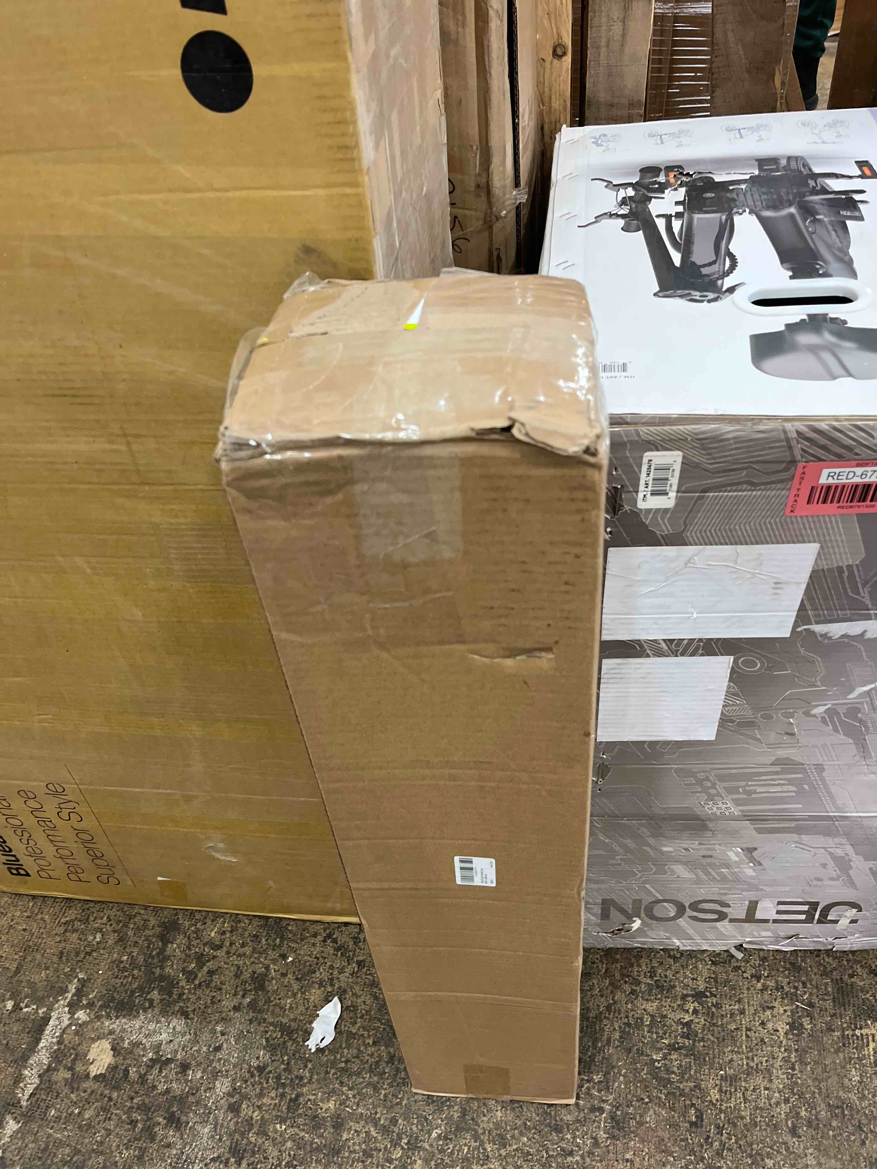 https://s3.amazonaws.com/lotting-images-prod/phillipi/RED6791362_1737406894488.jpeg