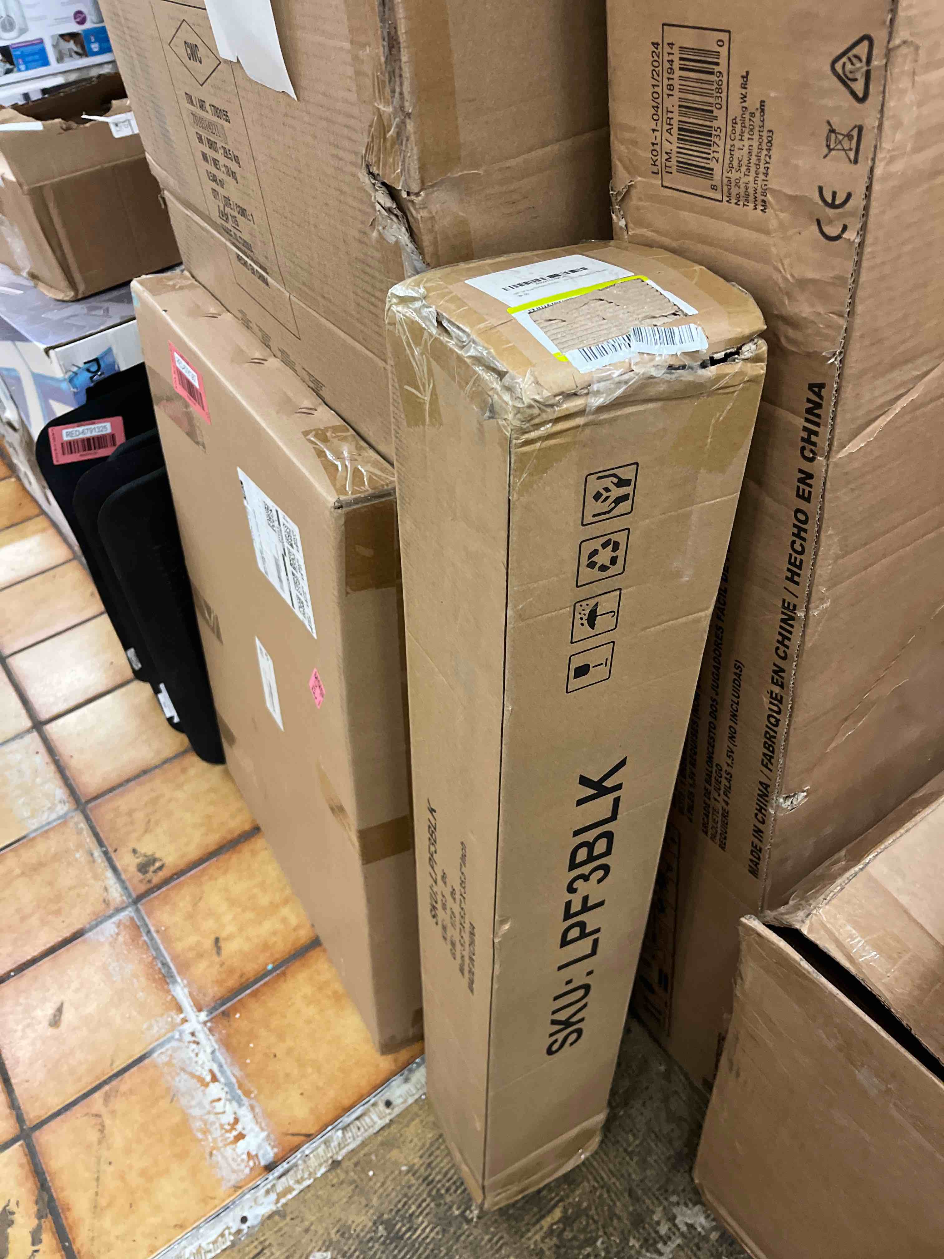 https://s3.amazonaws.com/lotting-images-prod/phillipi/RED6791365_1737406522998.jpeg