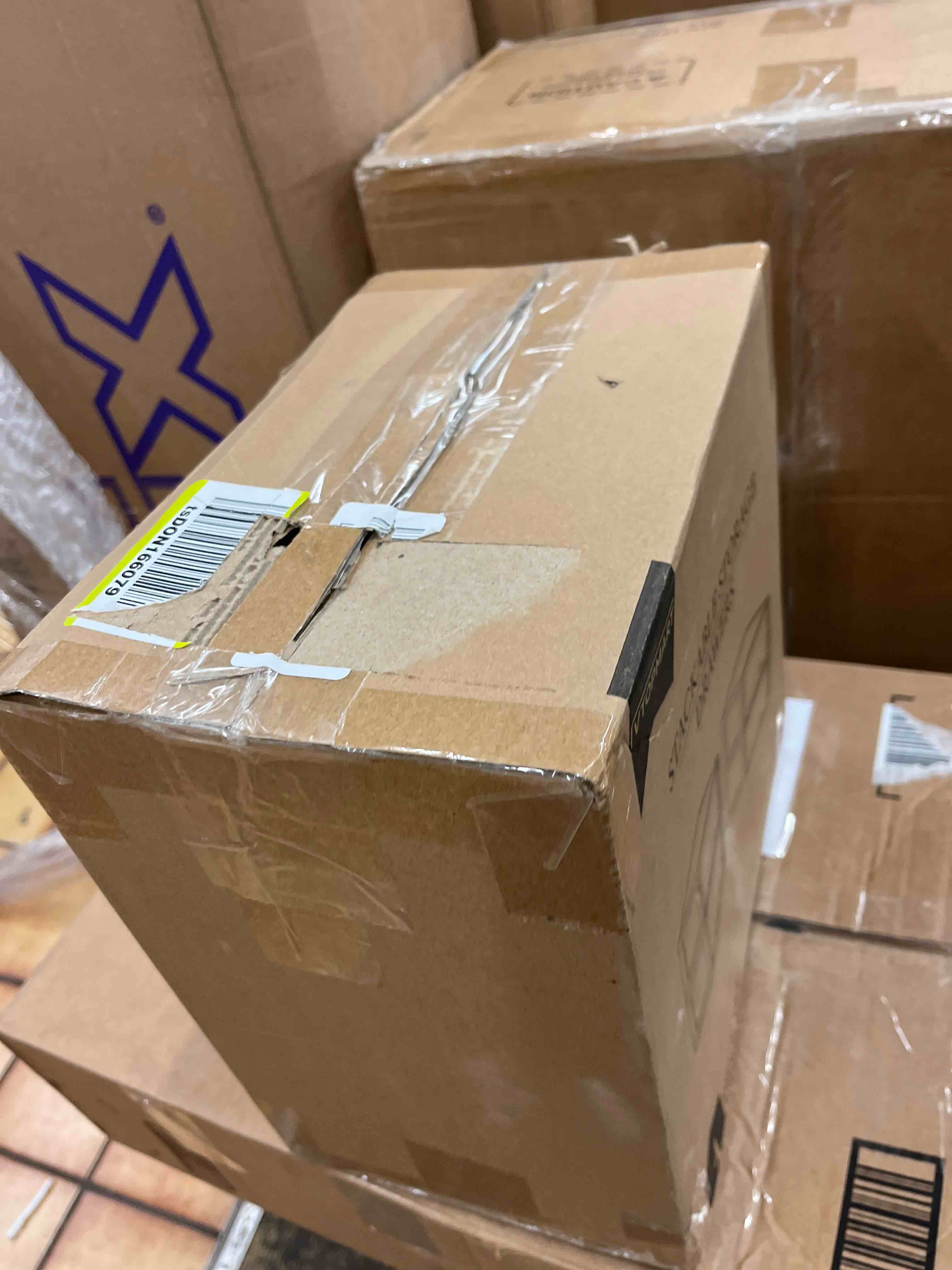 https://s3.amazonaws.com/lotting-images-prod/phillipi/RED6792371_1741878186205.jpeg