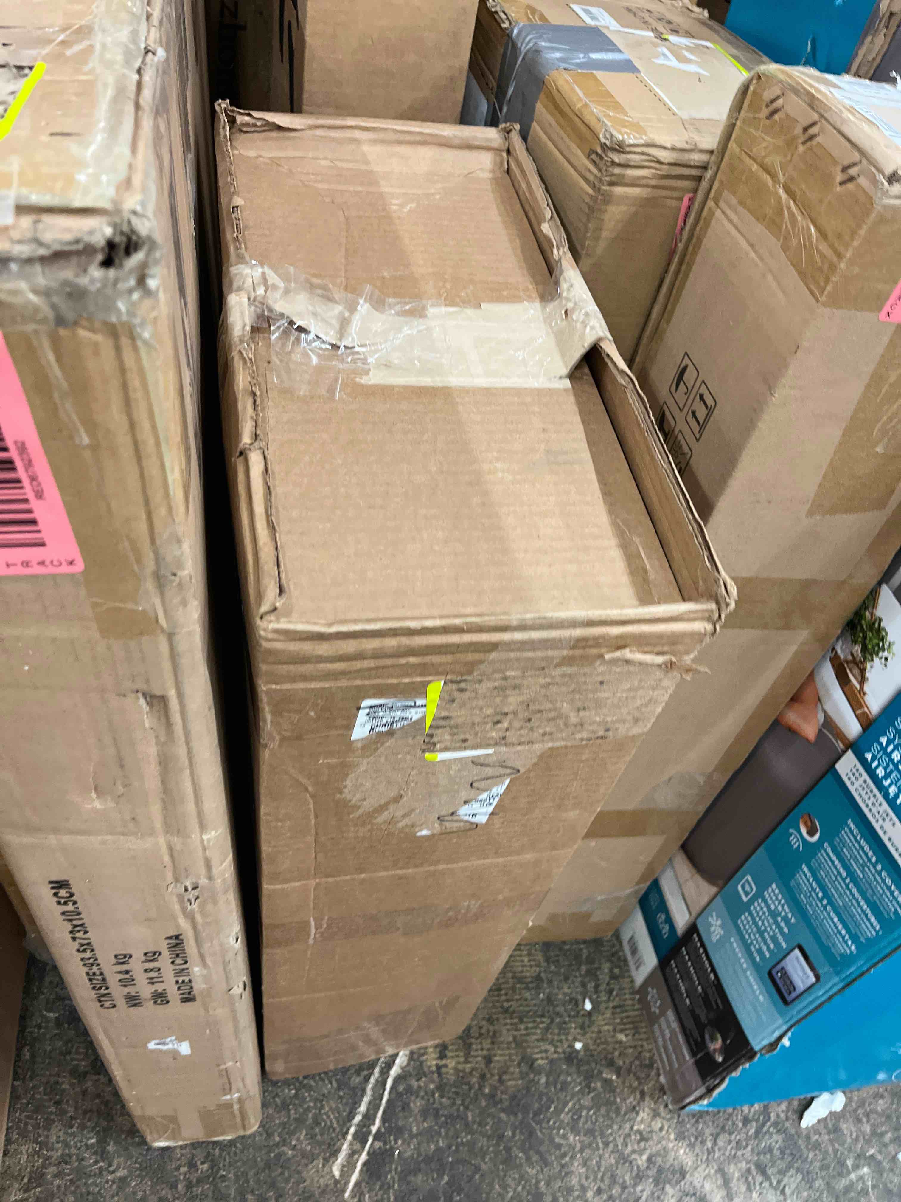 https://s3.amazonaws.com/lotting-images-prod/phillipi/RED6792389_1741880080594.jpeg