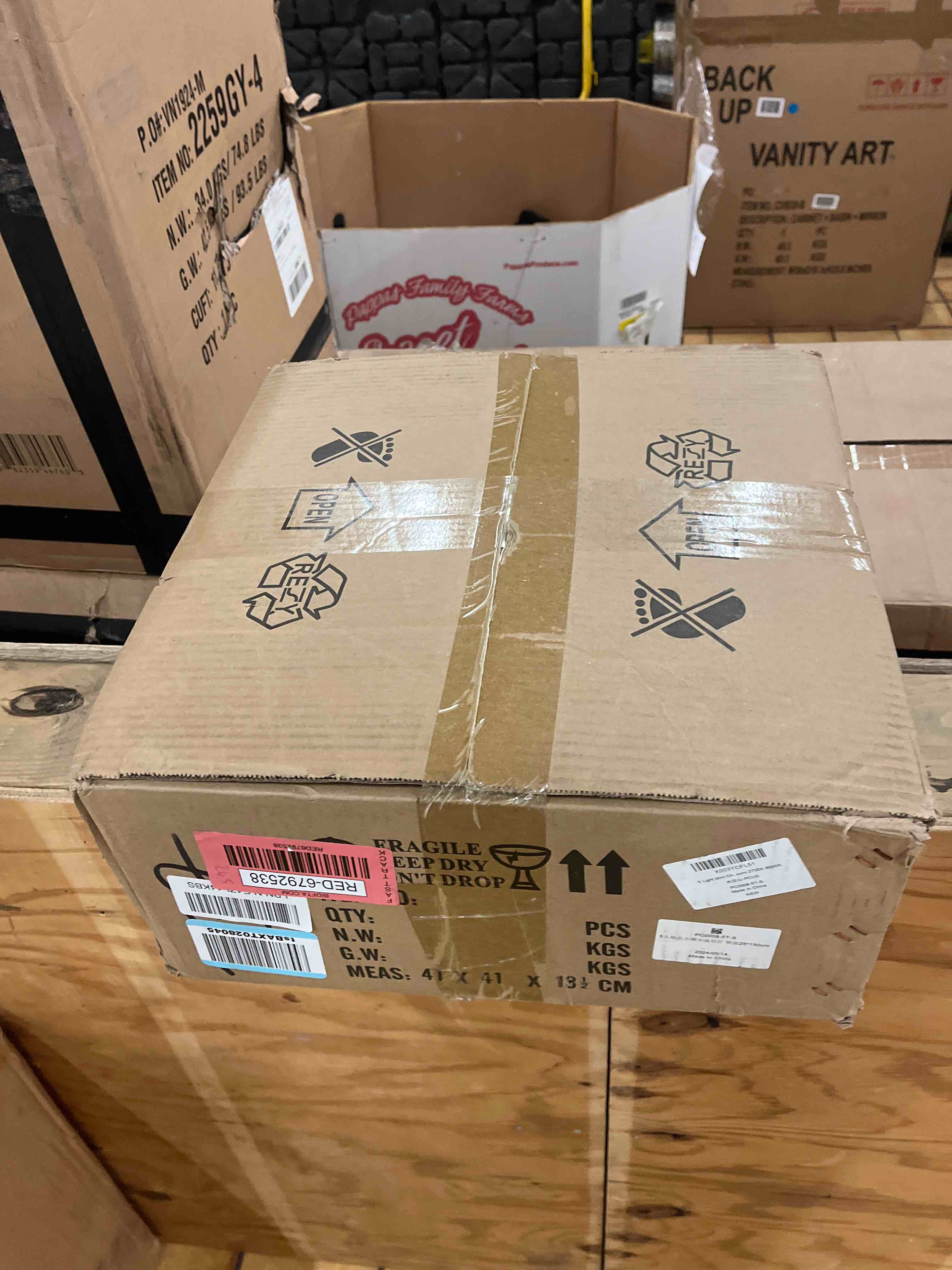https://s3.amazonaws.com/lotting-images-prod/phillipi/RED6792538_1739330345402.jpeg