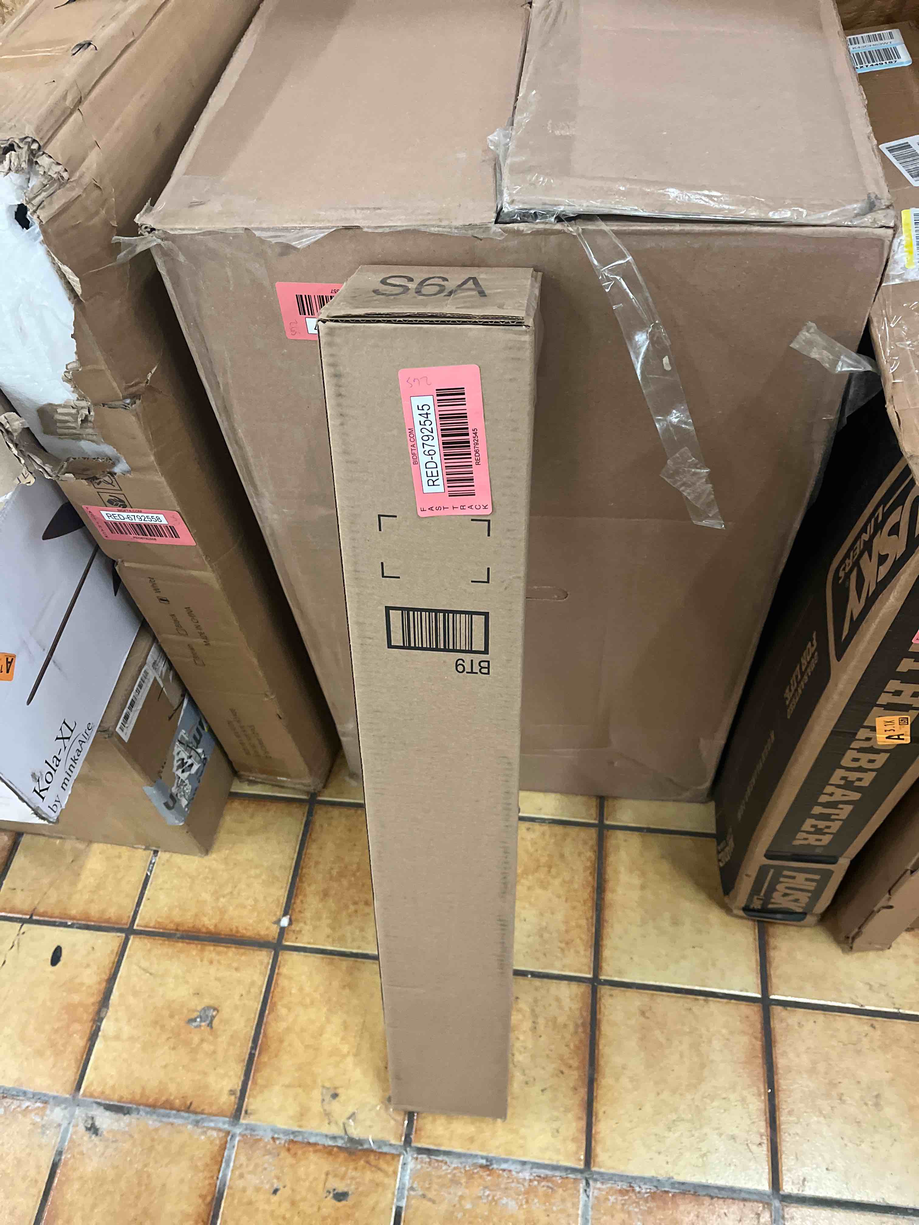 https://s3.amazonaws.com/lotting-images-prod/phillipi/RED6792545_1739329423505.jpeg