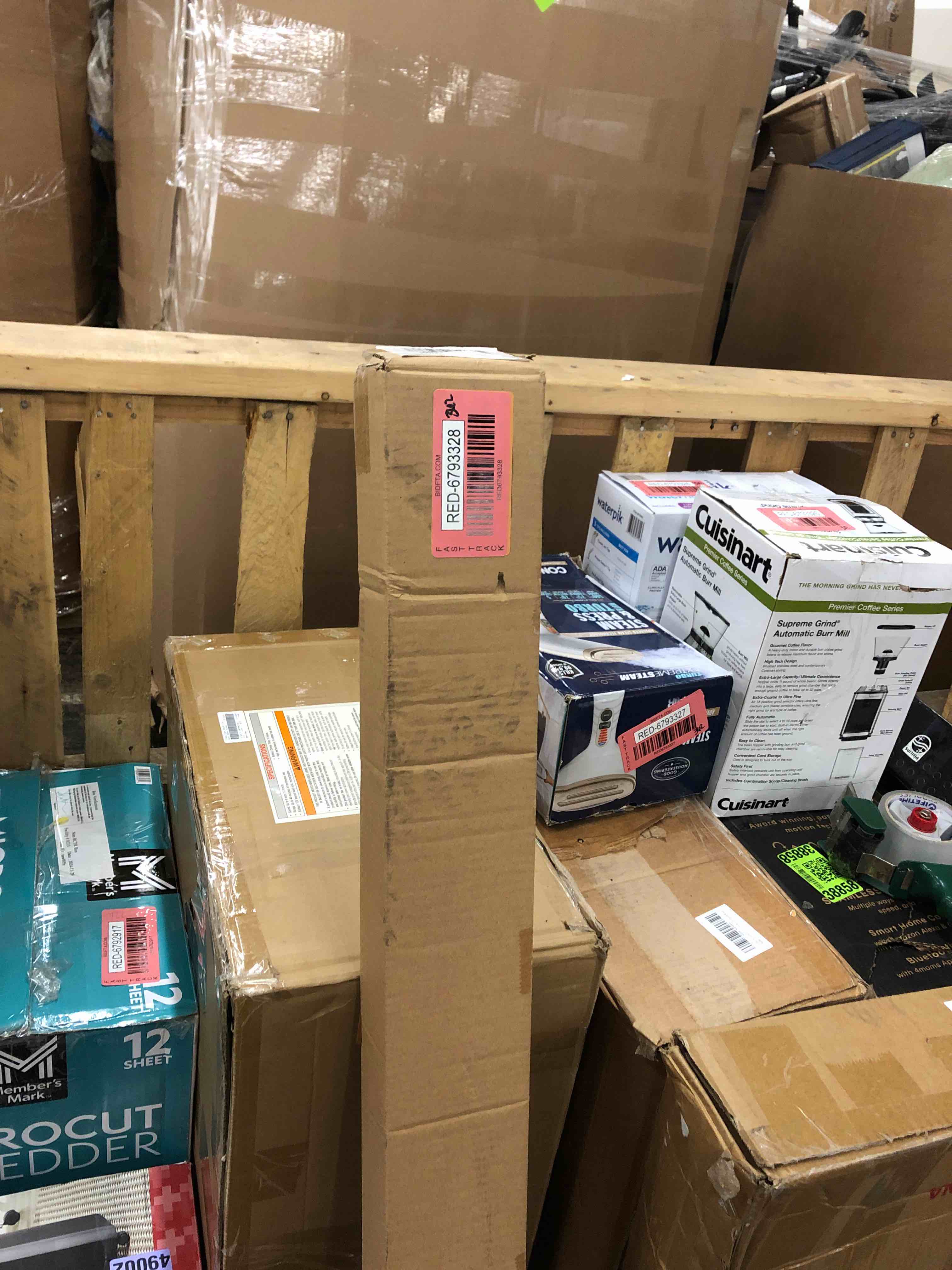 https://s3.amazonaws.com/lotting-images-prod/phillipi/RED6793328_1741105978863.jpeg