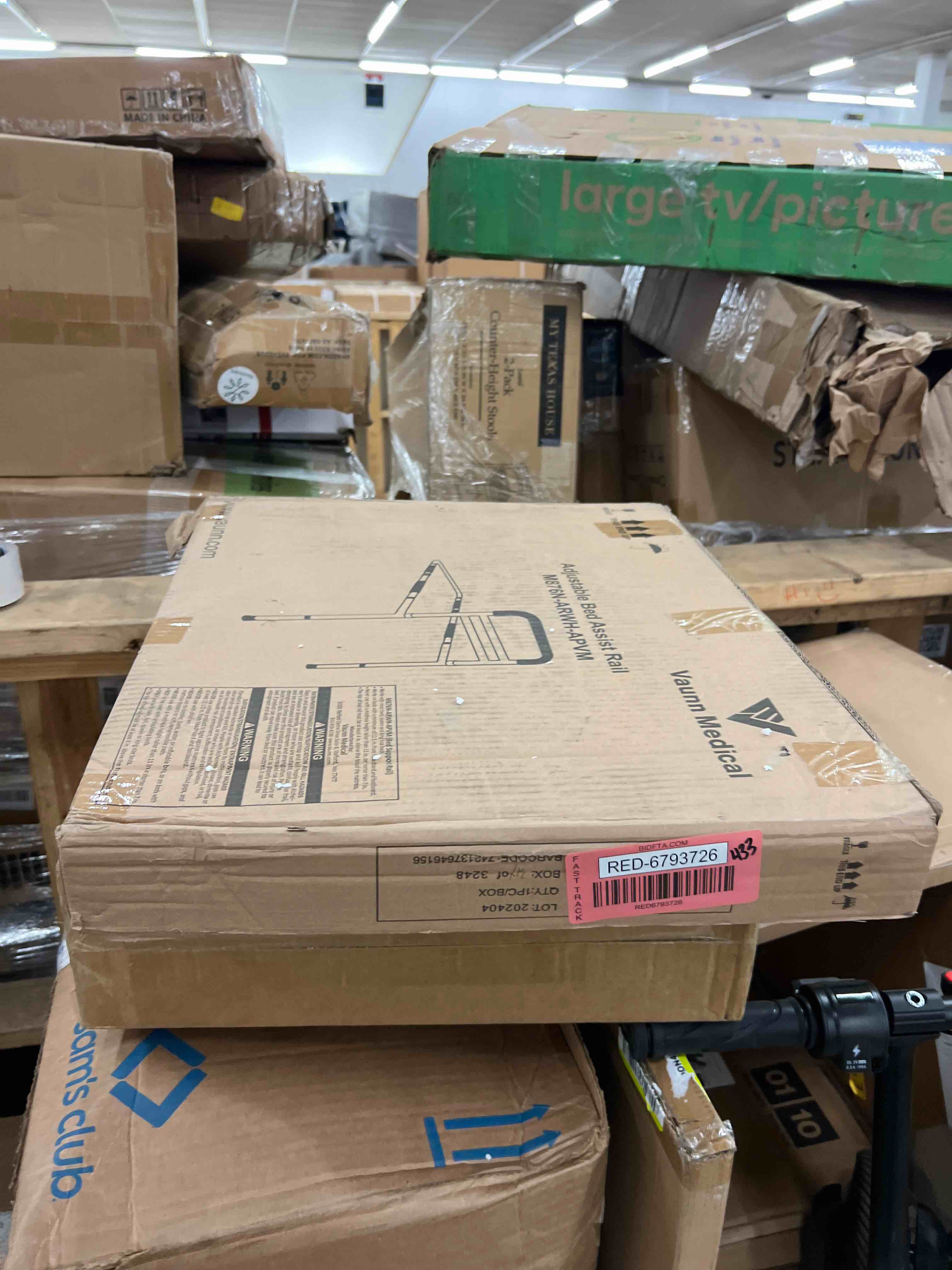 https://s3.amazonaws.com/lotting-images-prod/phillipi/RED6793726_1742319637903.jpeg