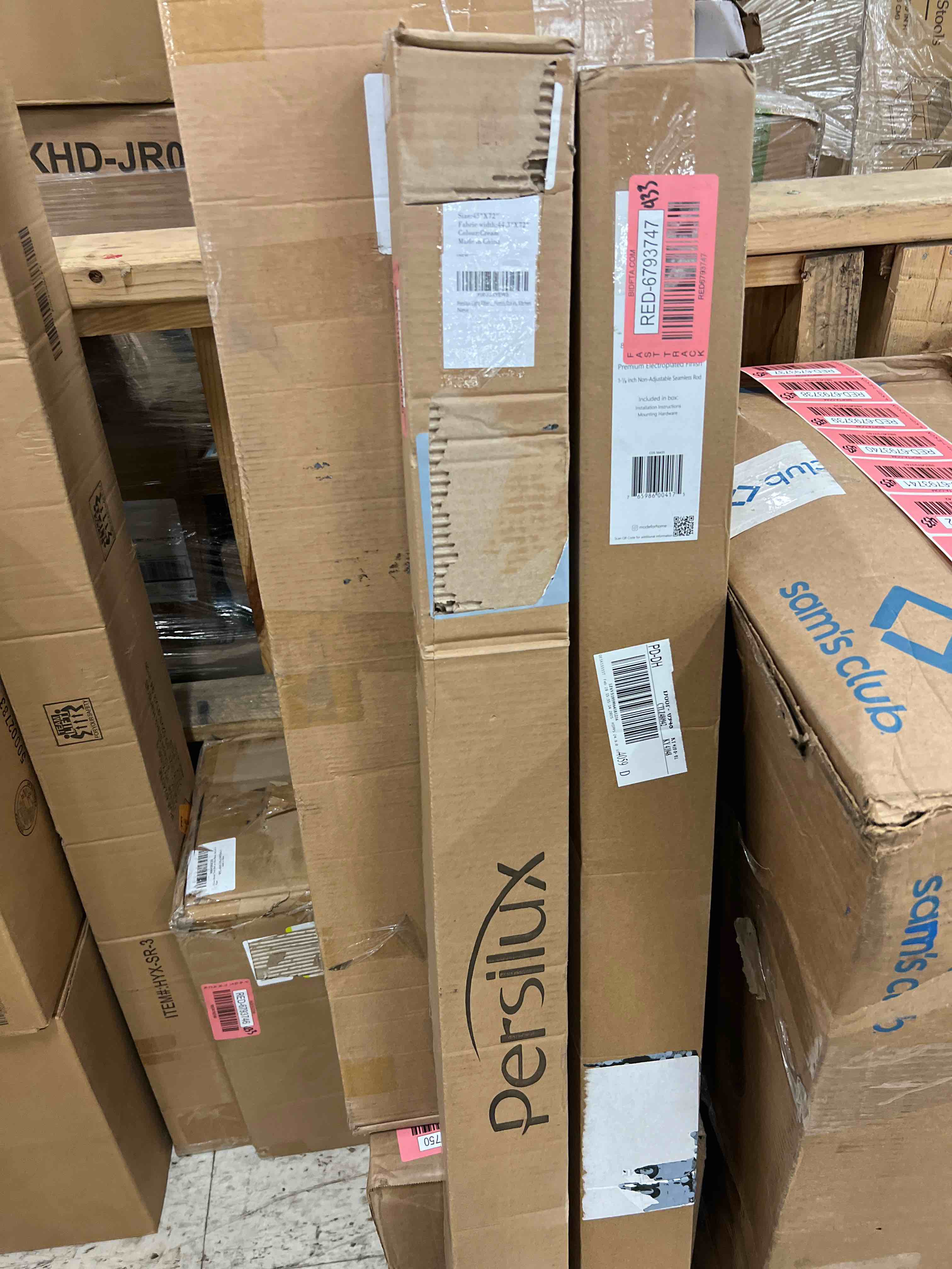 https://s3.amazonaws.com/lotting-images-prod/phillipi/RED6793745_1742320816934.jpeg