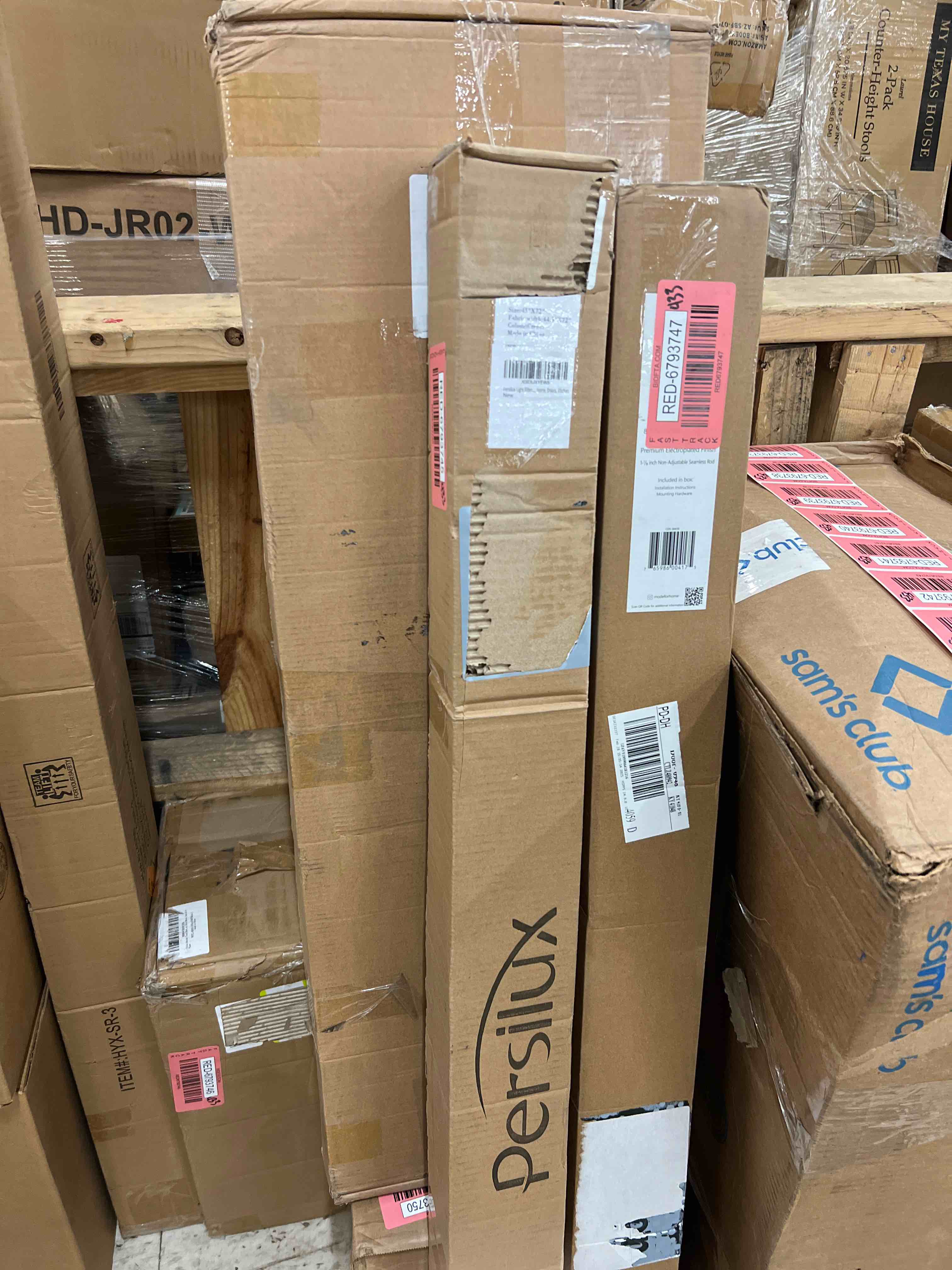 https://s3.amazonaws.com/lotting-images-prod/phillipi/RED6793745_1742320818351.jpeg