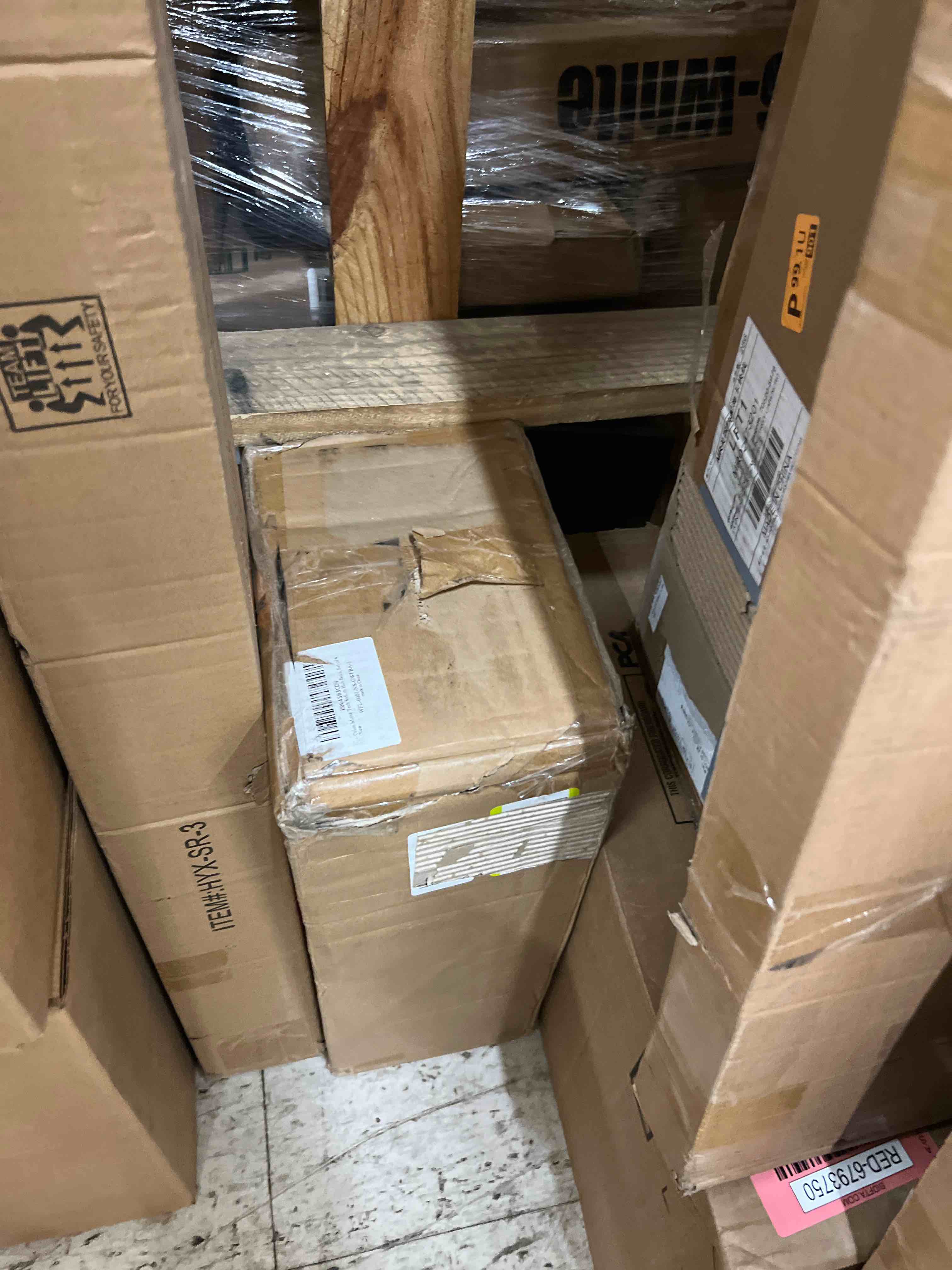 https://s3.amazonaws.com/lotting-images-prod/phillipi/RED6793746_1742320761320.jpeg