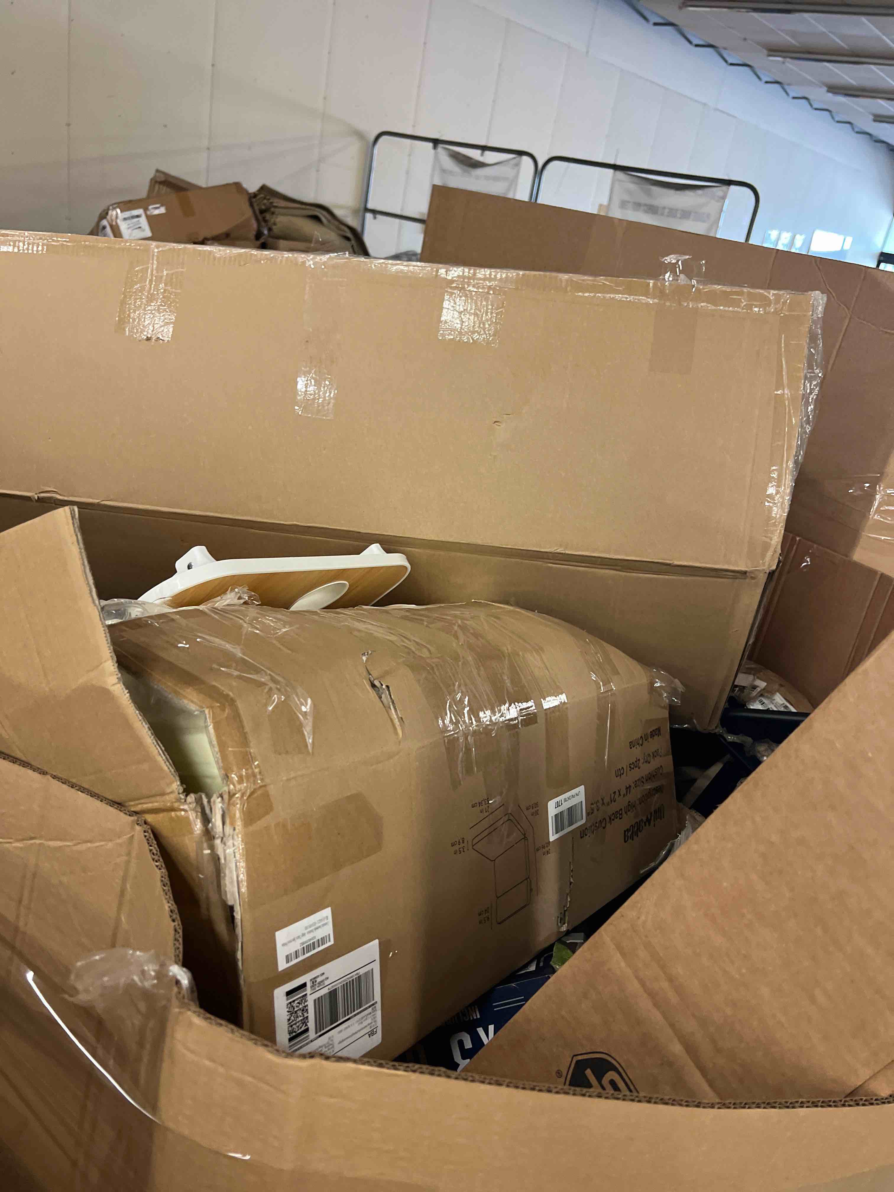 https://s3.amazonaws.com/lotting-images-prod/phillipi/RED6794263_1752785936358.jpeg