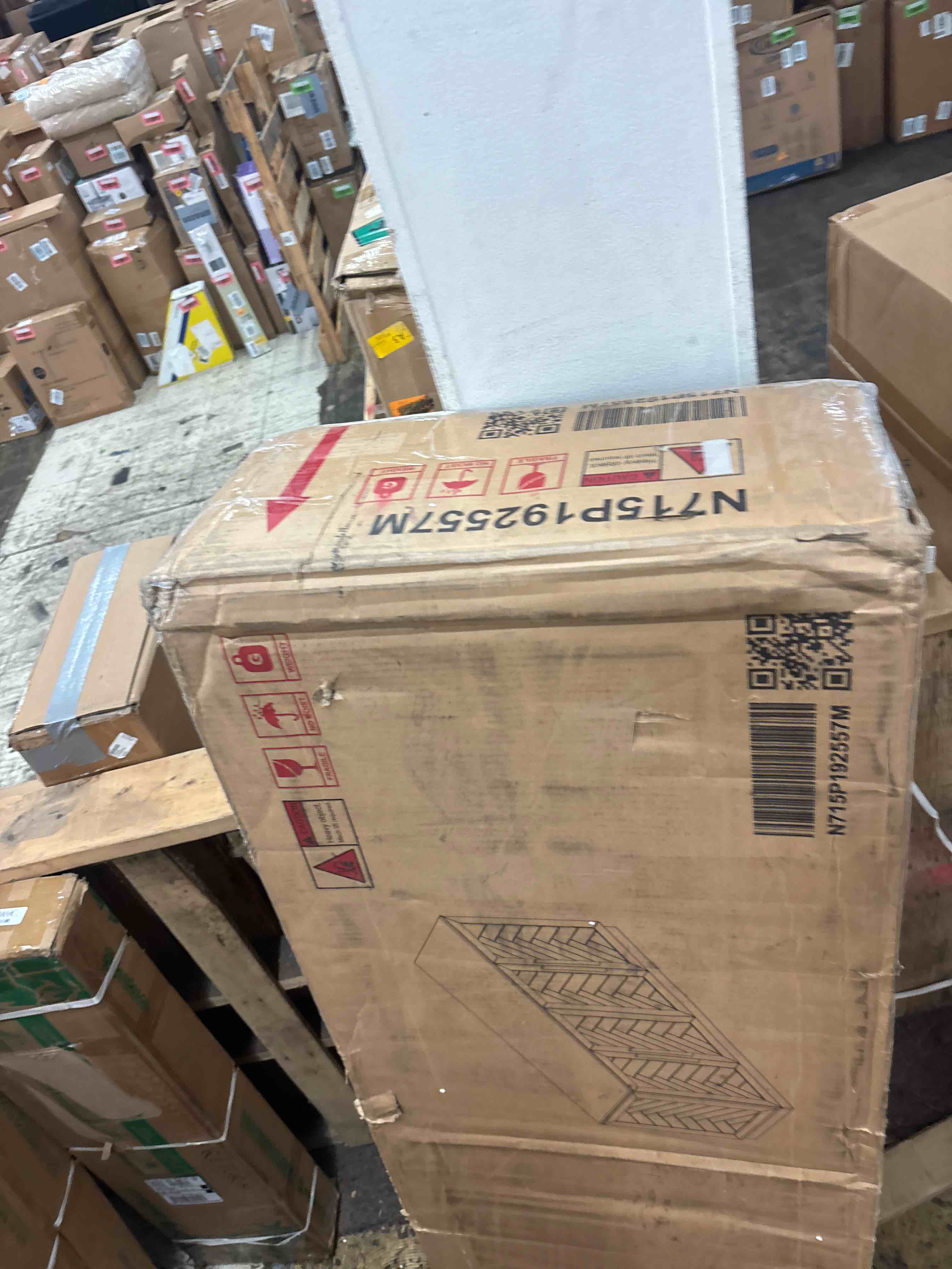 https://s3.amazonaws.com/lotting-images-prod/phillipi/RED6794343_1745593972535.jpeg