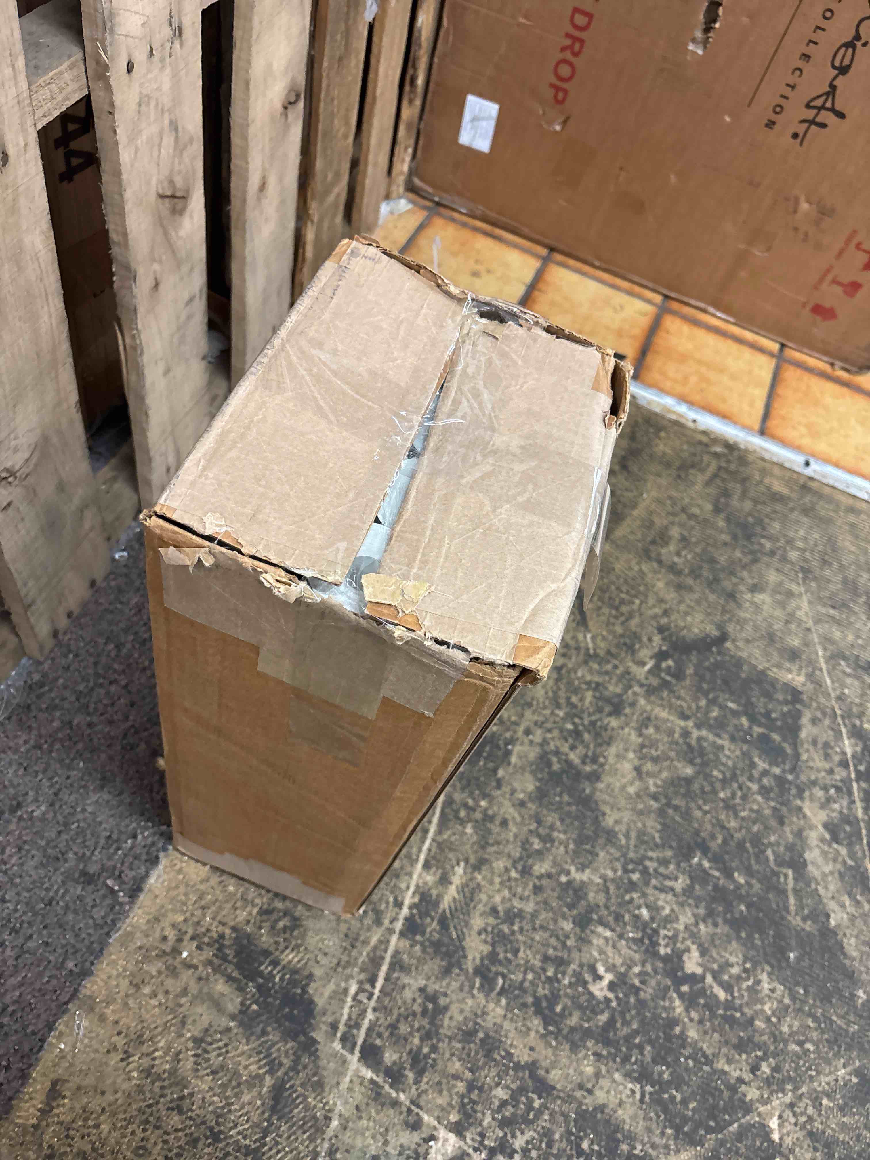 https://s3.amazonaws.com/lotting-images-prod/phillipi/RED6794399_1746071381727.jpeg