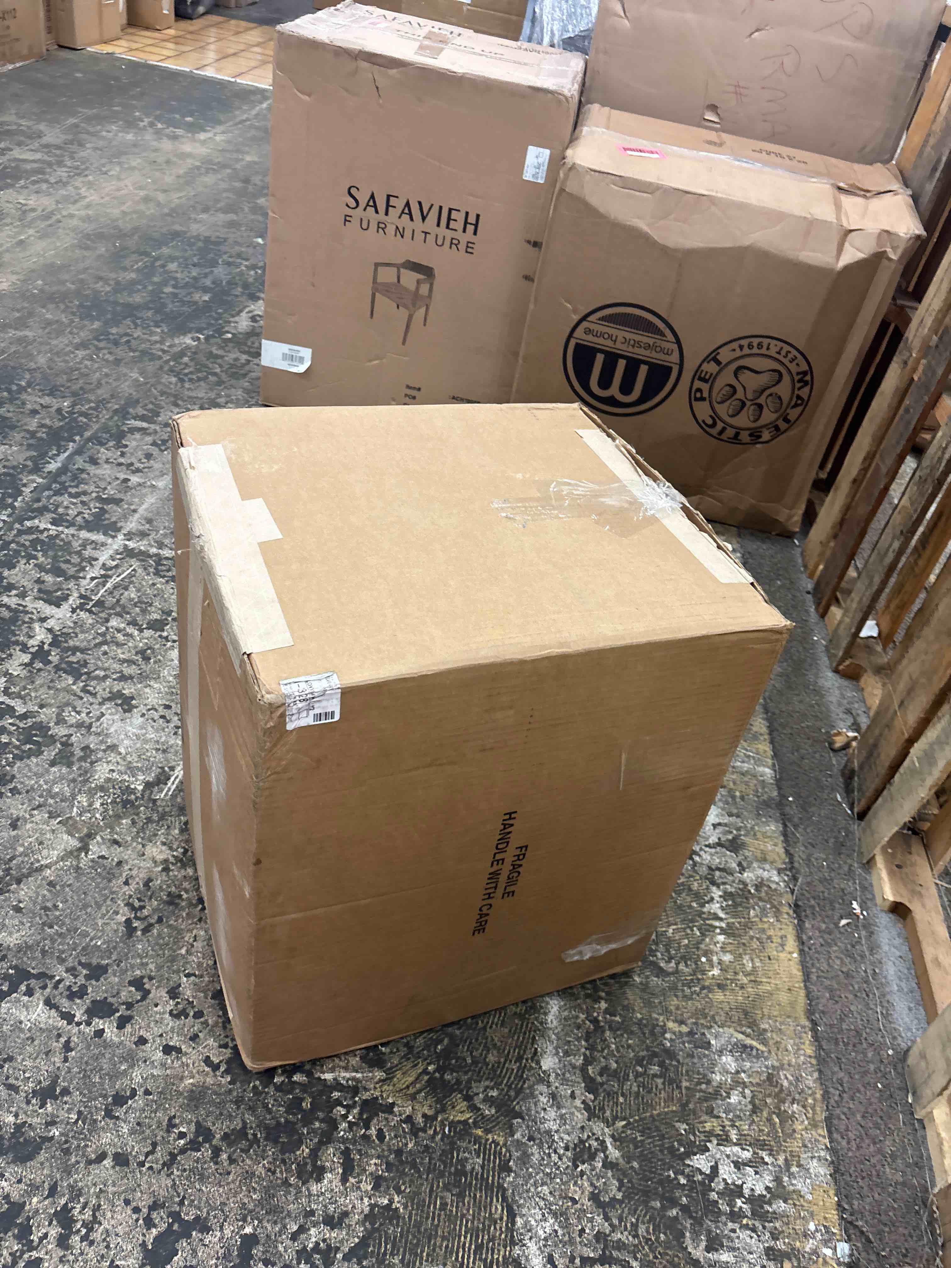 https://s3.amazonaws.com/lotting-images-prod/phillipi/RED6794449_1746123777634.jpeg