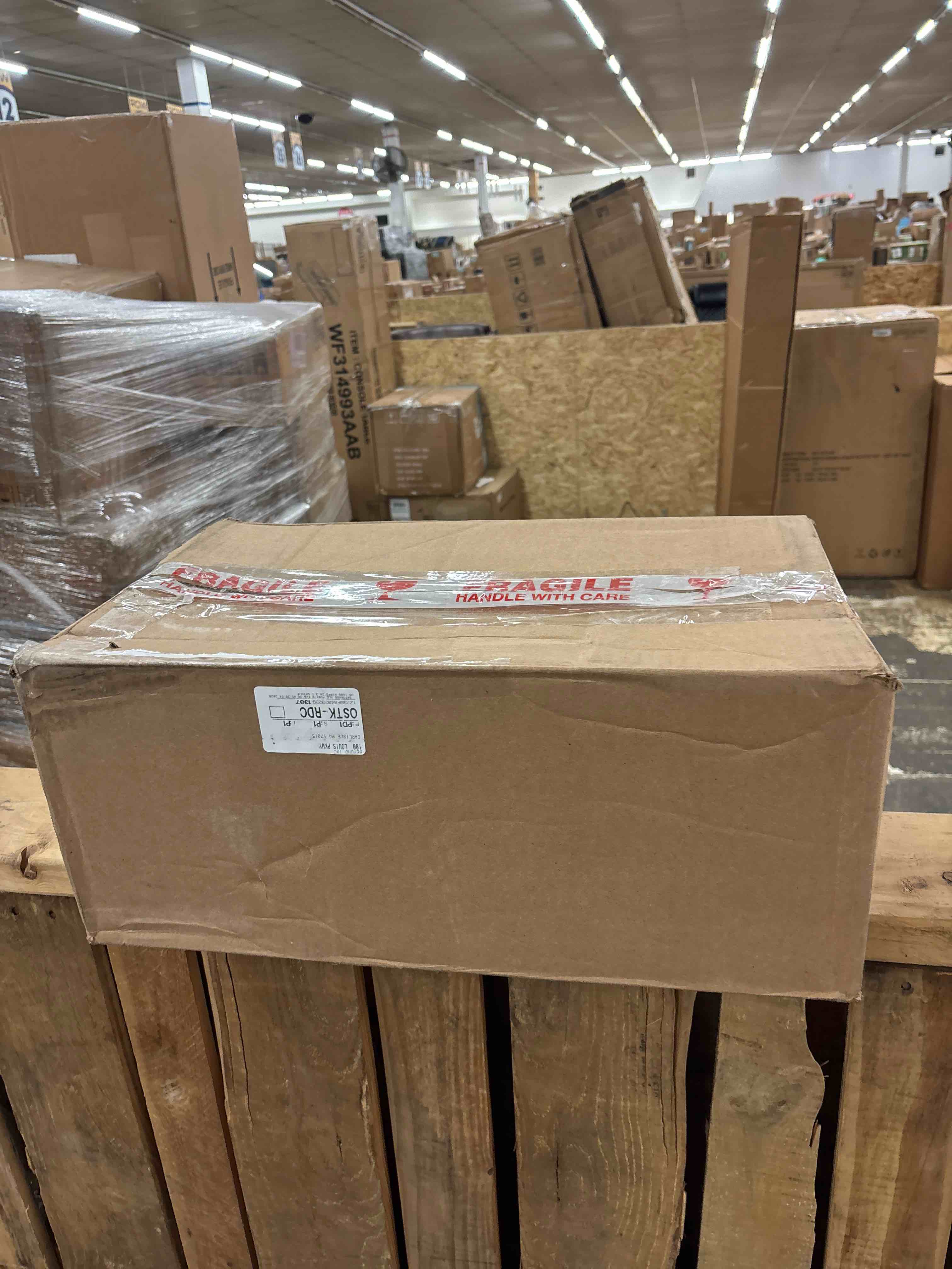 https://s3.amazonaws.com/lotting-images-prod/phillipi/RED6794528_1746634161133.jpeg