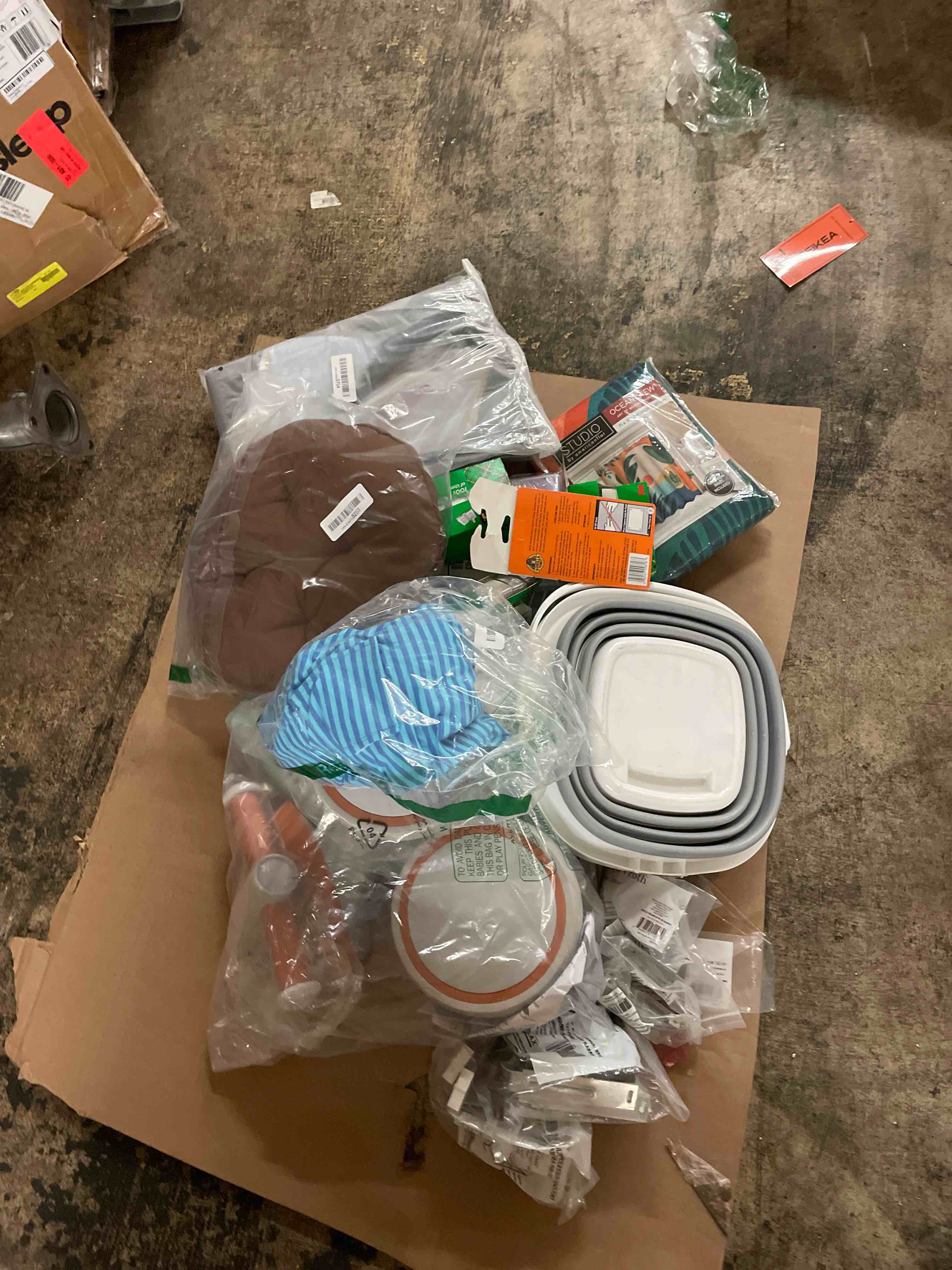 https://s3.amazonaws.com/lotting-images-prod/phillipi/RED6794990_1751052043151.jpeg