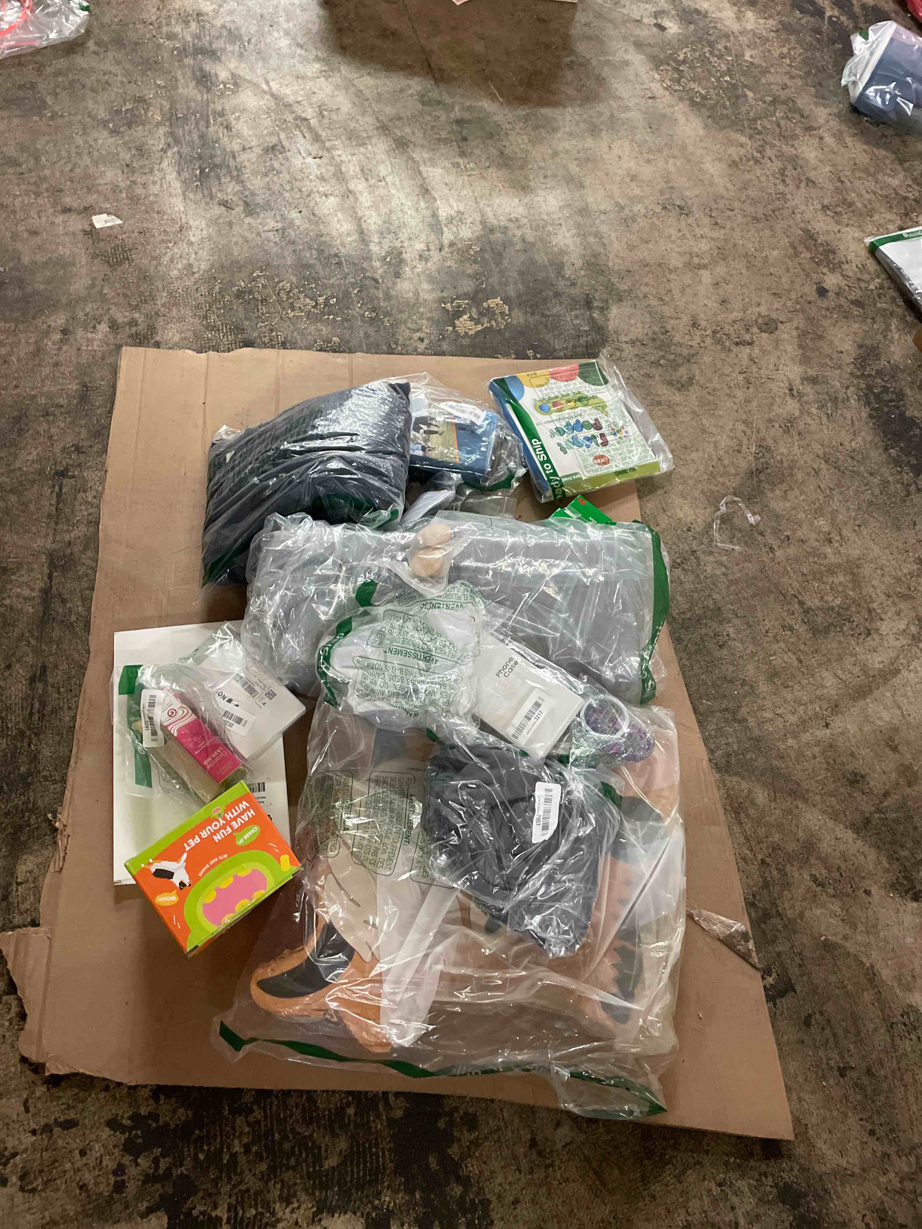 https://s3.amazonaws.com/lotting-images-prod/phillipi/RED6795008_1751053407646.jpeg