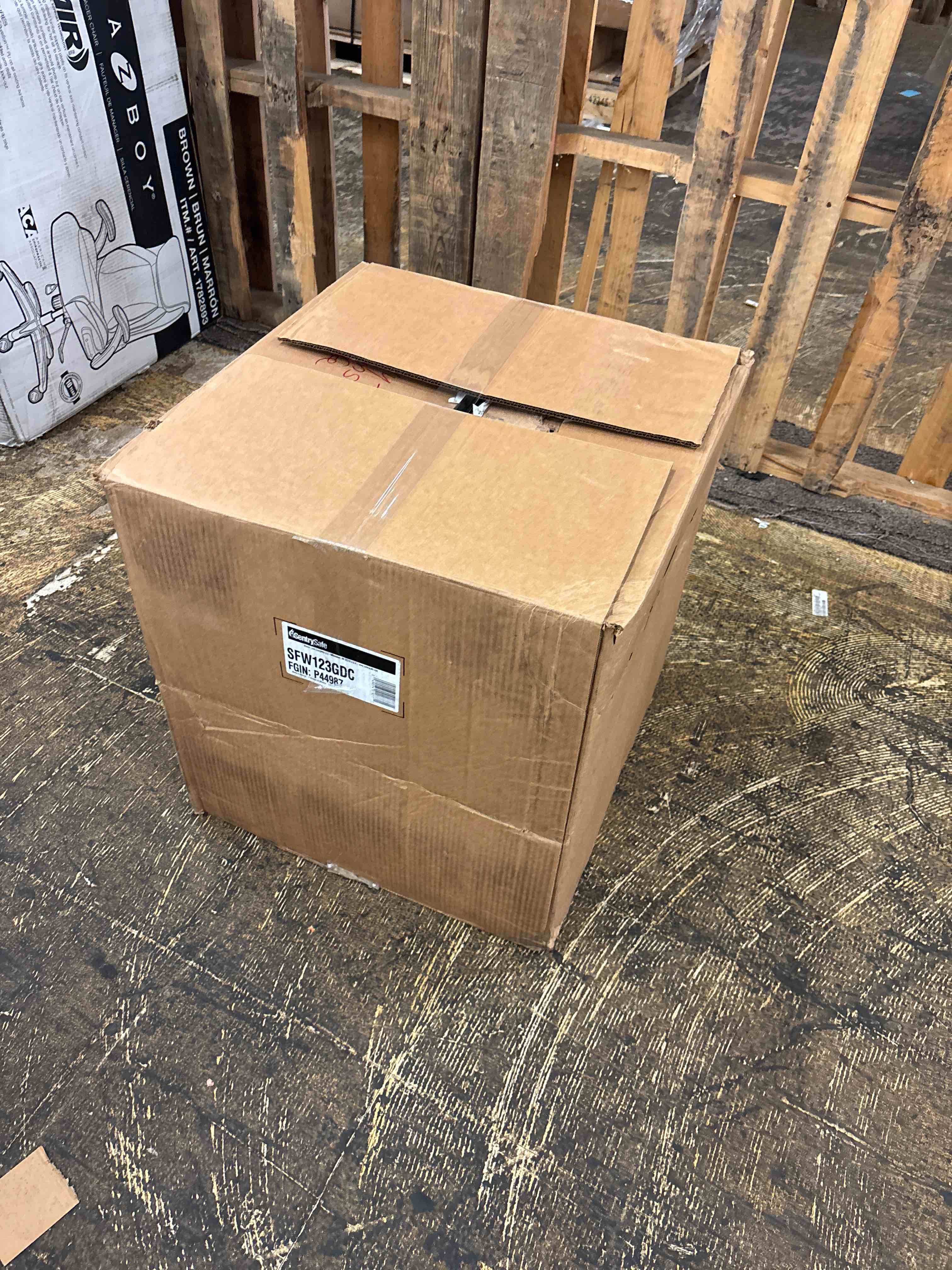 https://s3.amazonaws.com/lotting-images-prod/phillipi/RED6795041_1751297630490.jpeg