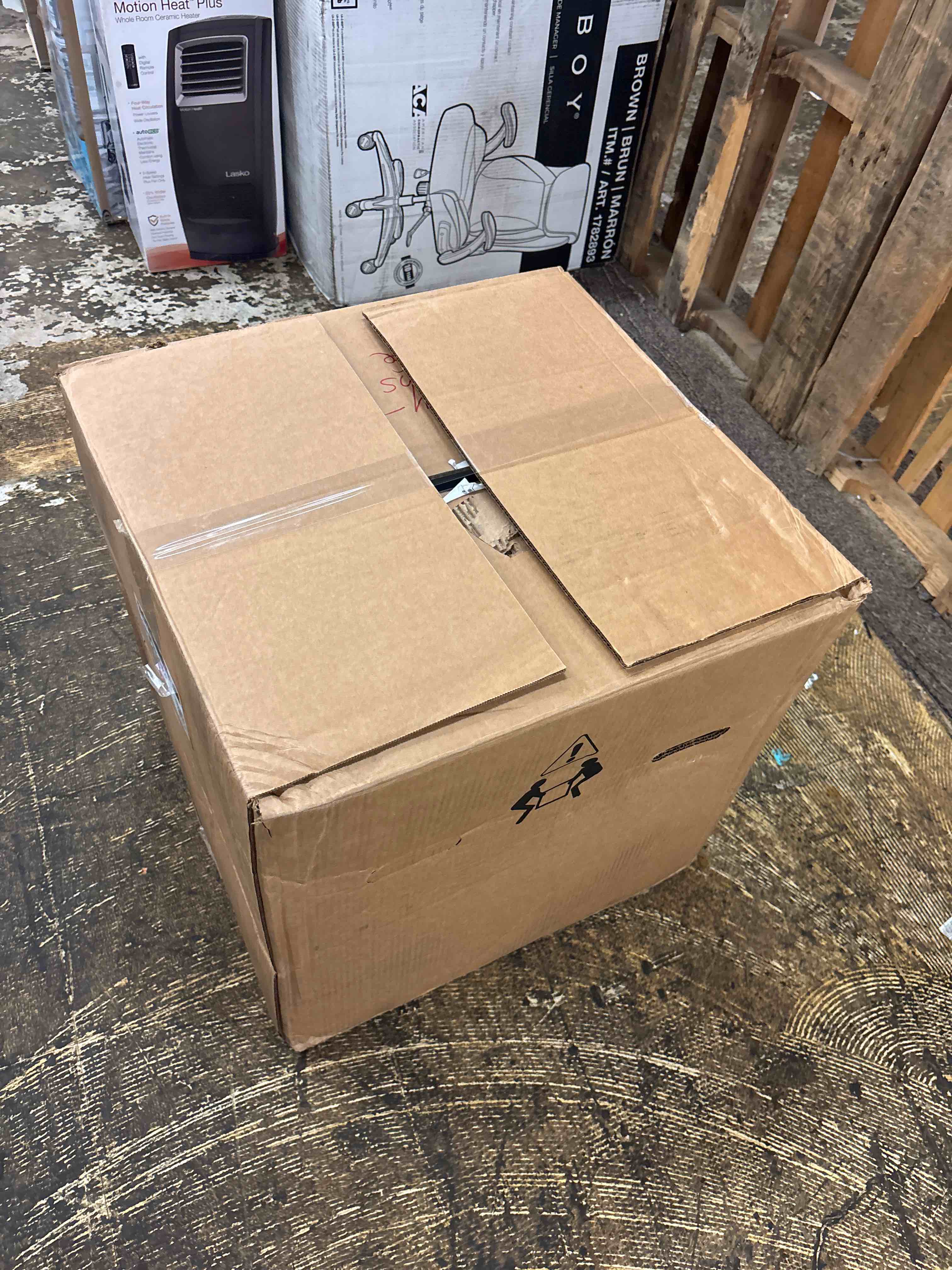 https://s3.amazonaws.com/lotting-images-prod/phillipi/RED6795041_1751297632589.jpeg