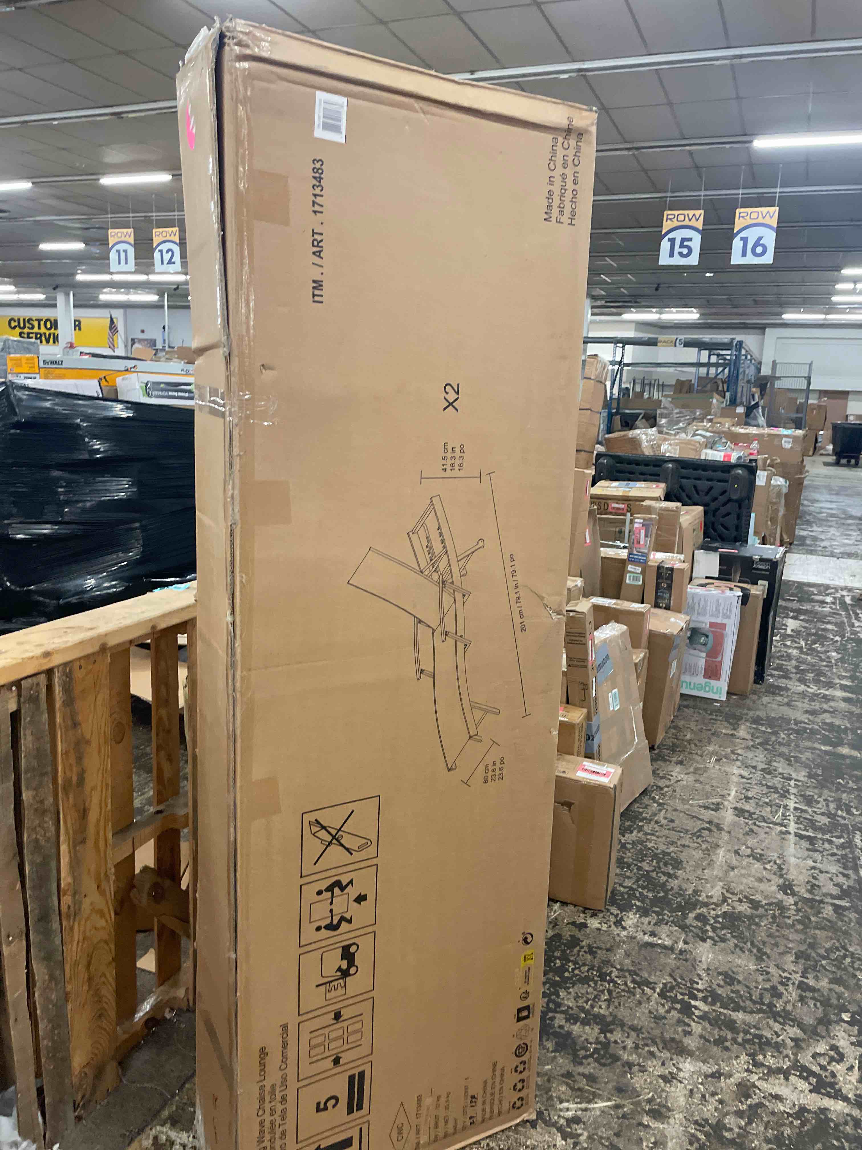 https://s3.amazonaws.com/lotting-images-prod/phillipi/RED6795310_1752186608237.jpeg