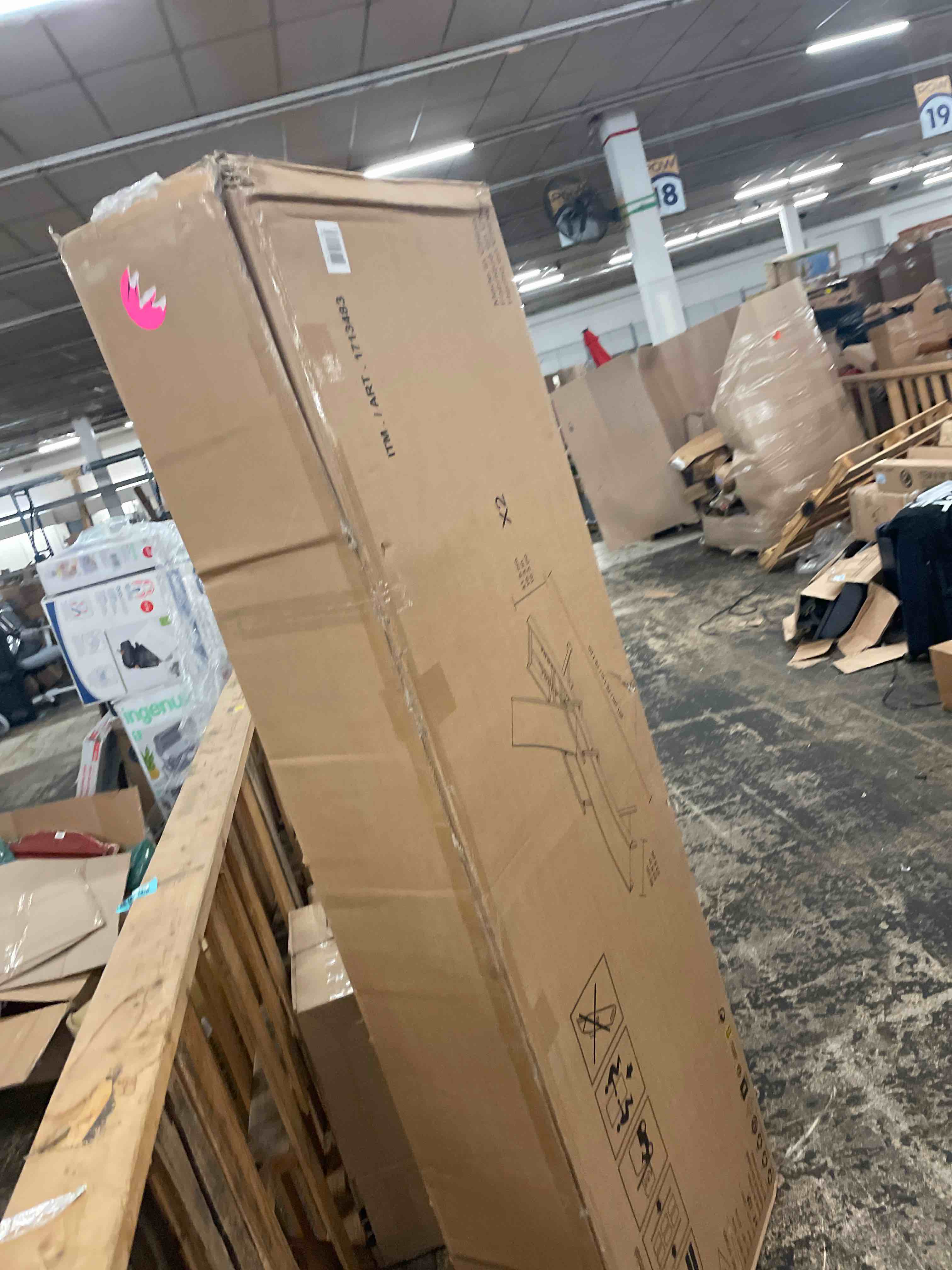 https://s3.amazonaws.com/lotting-images-prod/phillipi/RED6795310_1752186610417.jpeg