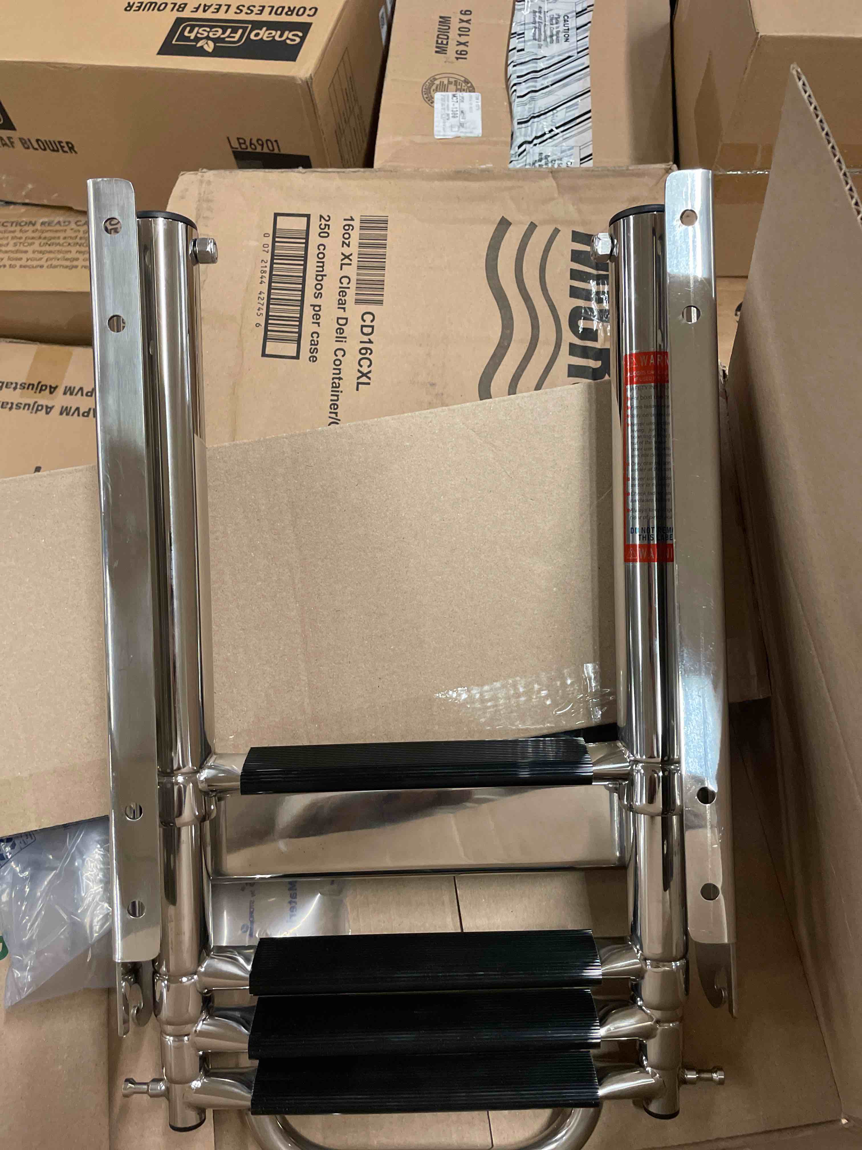 https://s3.amazonaws.com/lotting-images-prod/phillipi/RED6795327_1752188184636.jpeg