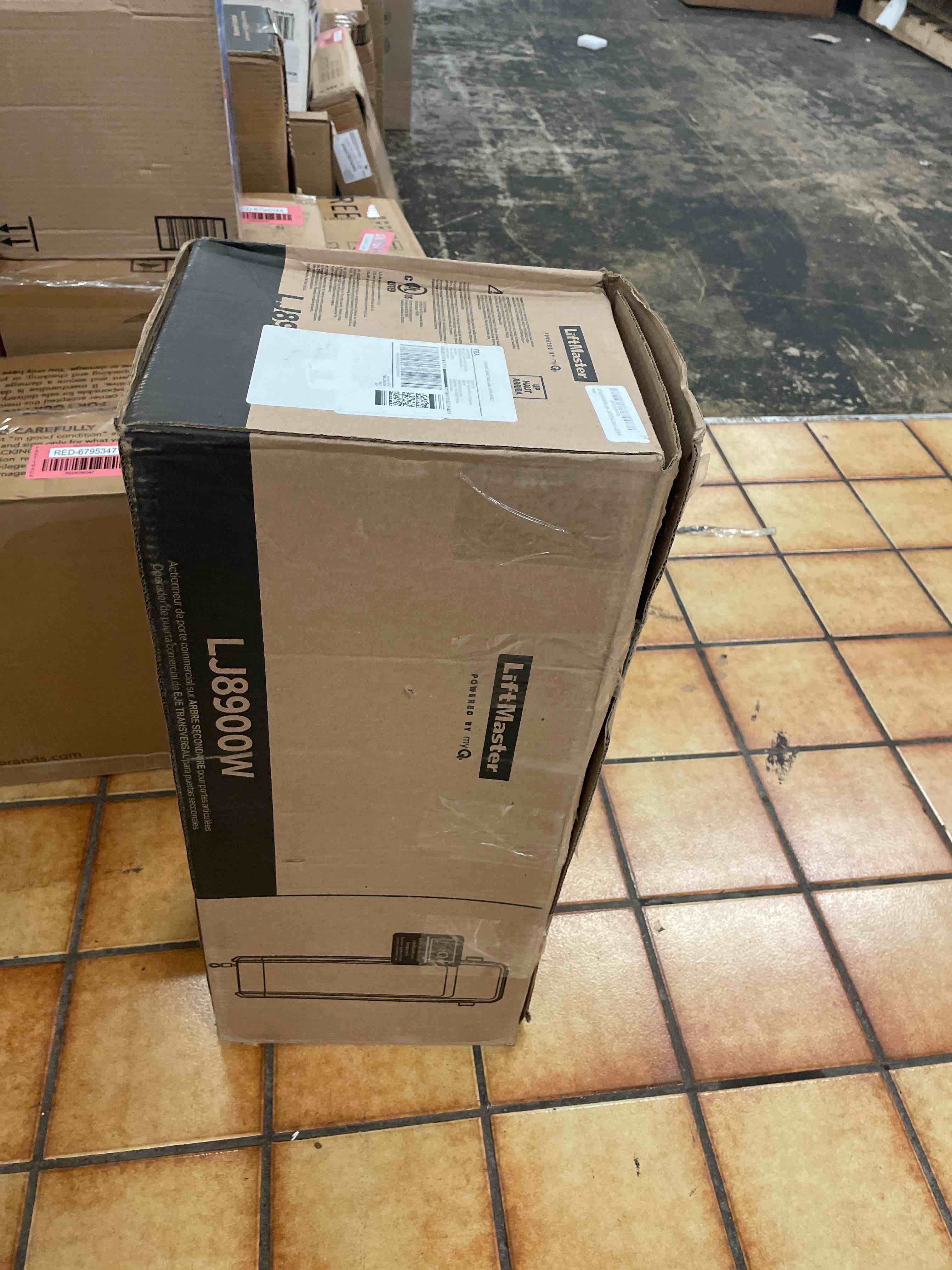 https://s3.amazonaws.com/lotting-images-prod/phillipi/RED6795349_1752192449246.jpeg