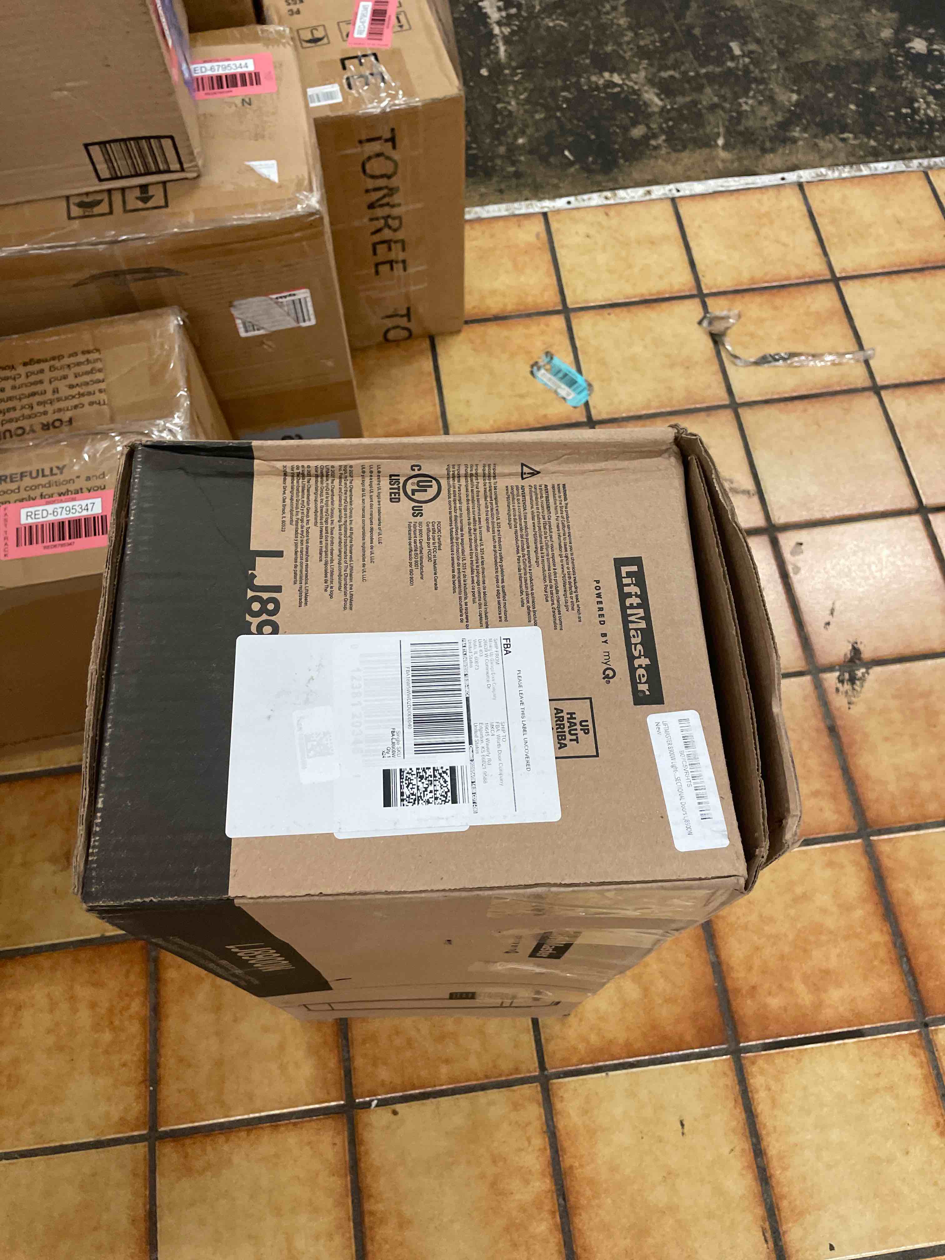 https://s3.amazonaws.com/lotting-images-prod/phillipi/RED6795349_1752192451221.jpeg