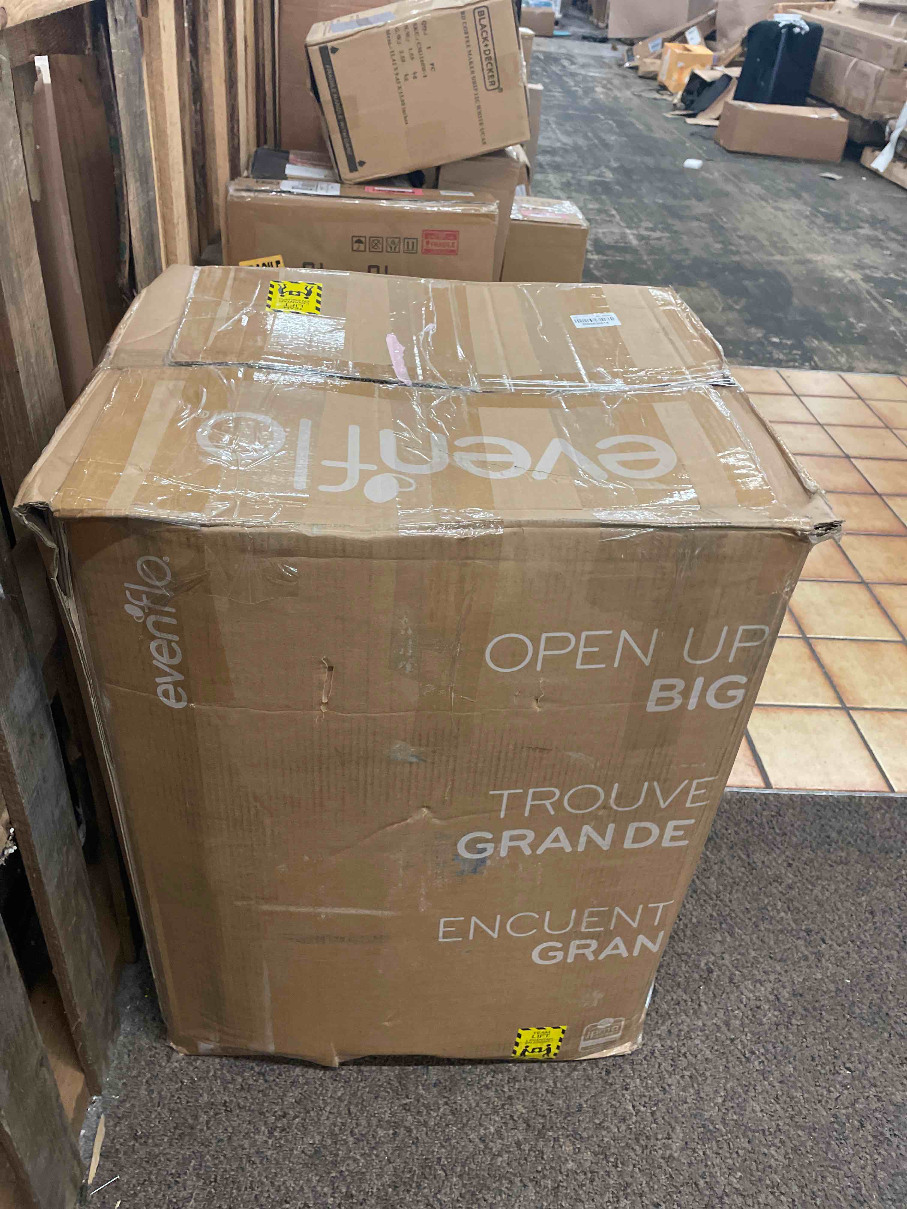 https://s3.amazonaws.com/lotting-images-prod/phillipi/RED6795358_1752195410480.jpeg