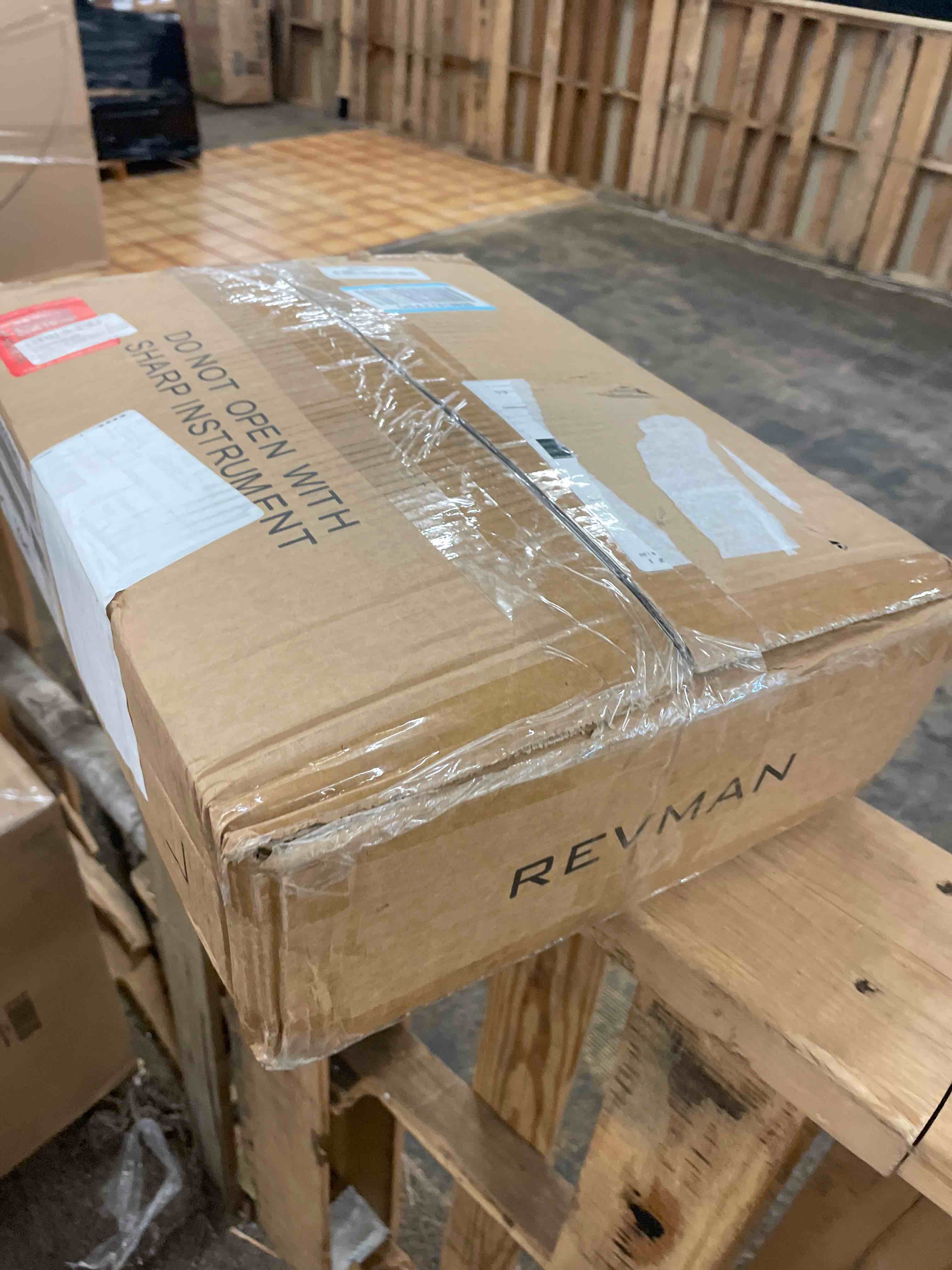 https://s3.amazonaws.com/lotting-images-prod/phillipi/RED6795384_1752604084942.jpeg