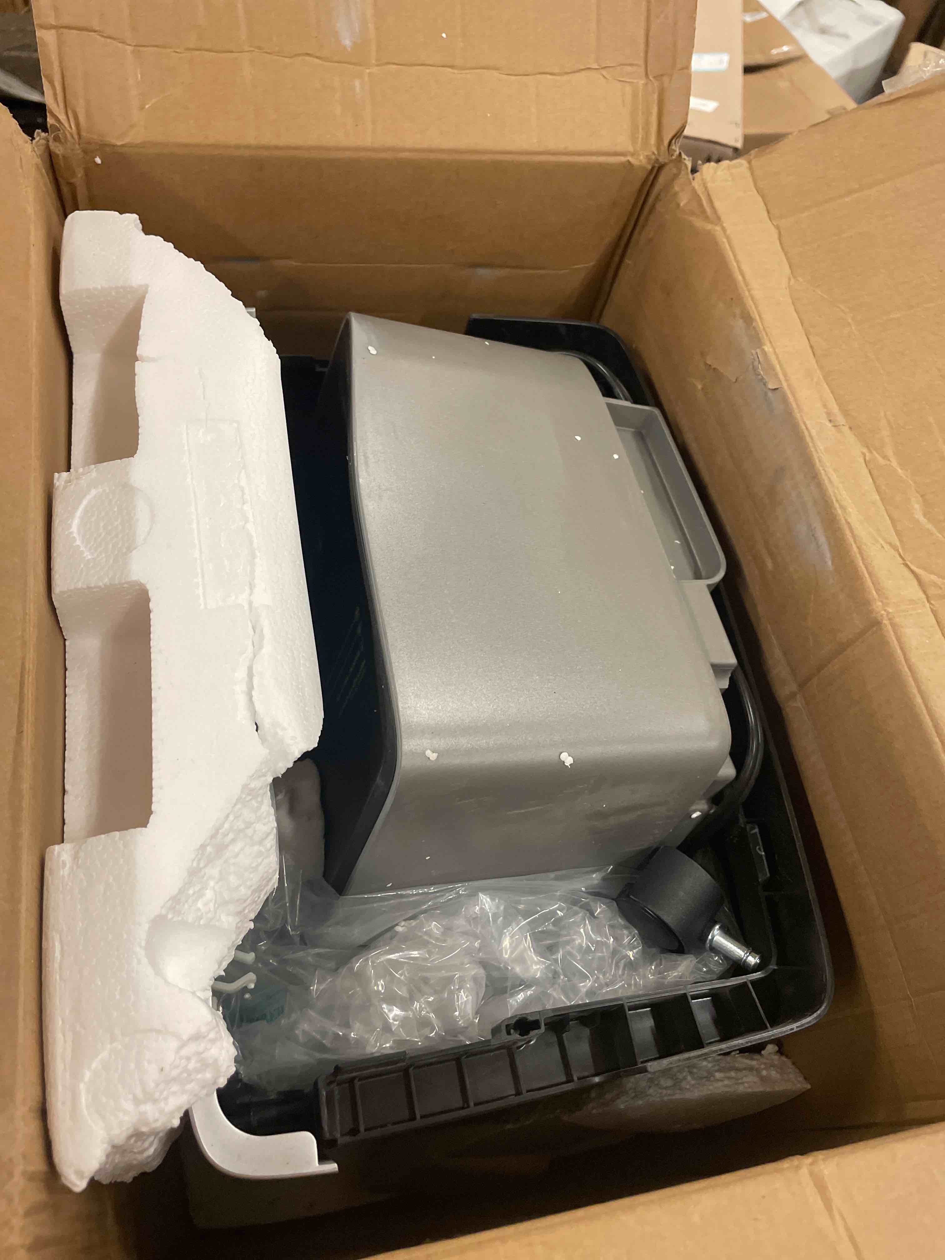 https://s3.amazonaws.com/lotting-images-prod/phillipi/RED6795391_1752604730668.jpeg