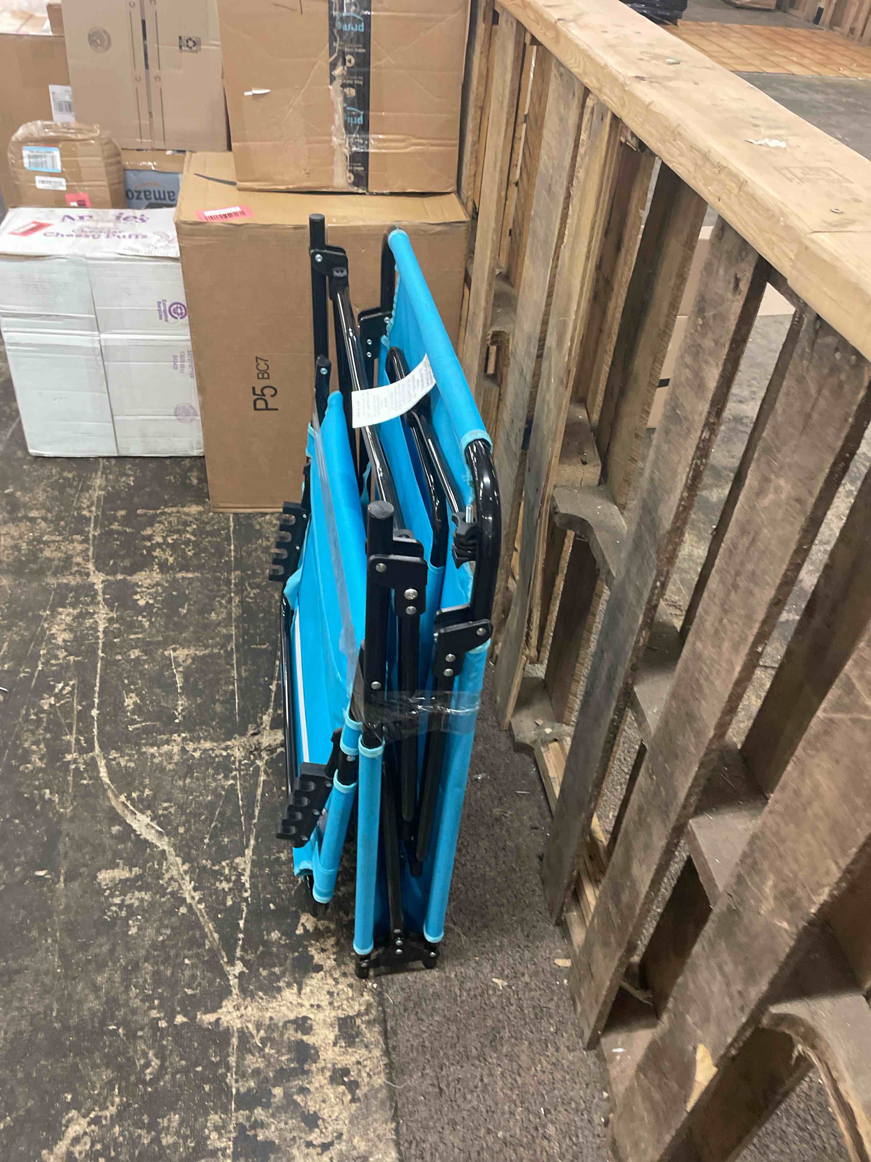 https://s3.amazonaws.com/lotting-images-prod/phillipi/RED6795422_1752641797243.jpeg