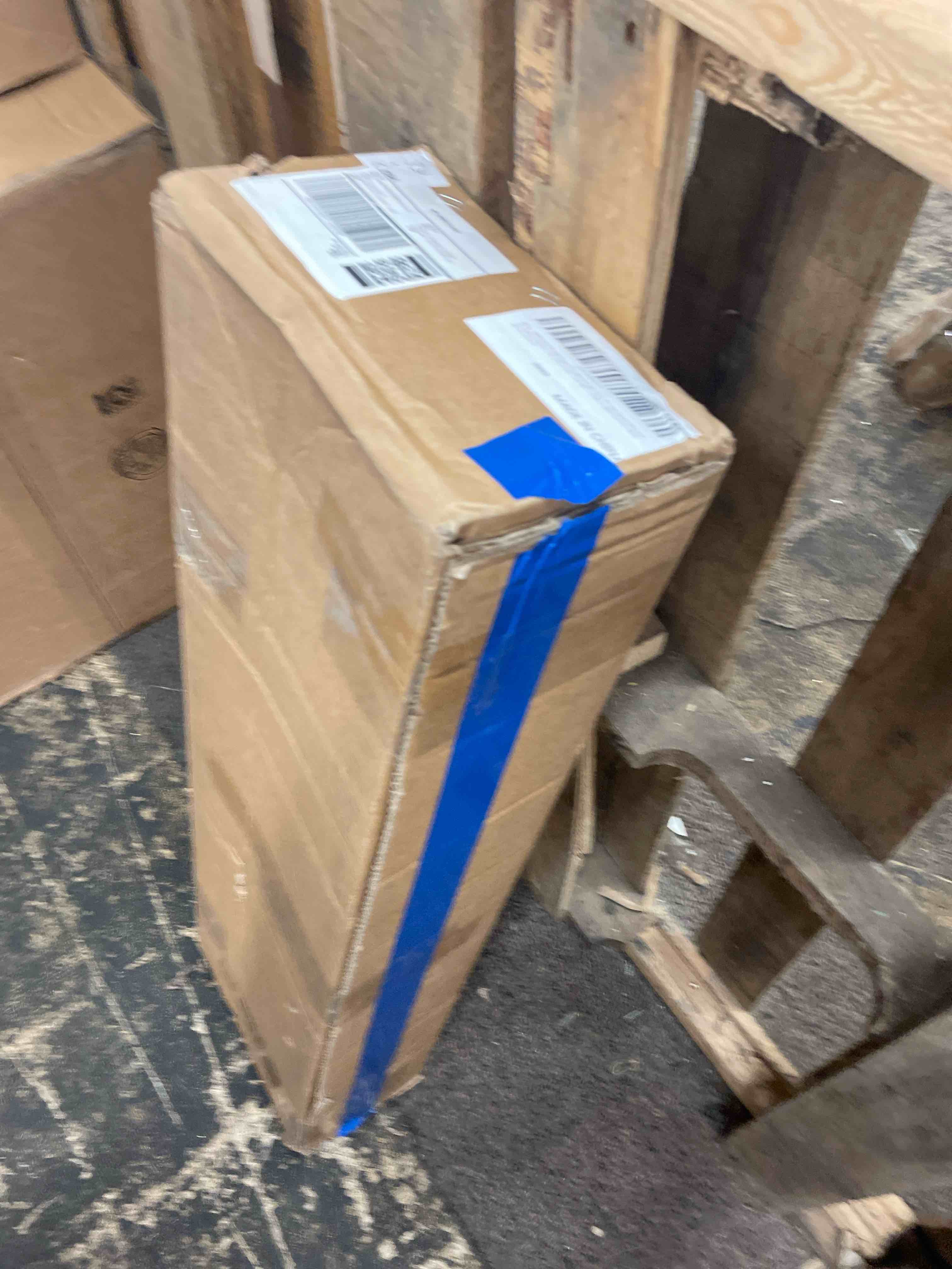 https://s3.amazonaws.com/lotting-images-prod/phillipi/RED6795428_1752642436313.jpeg