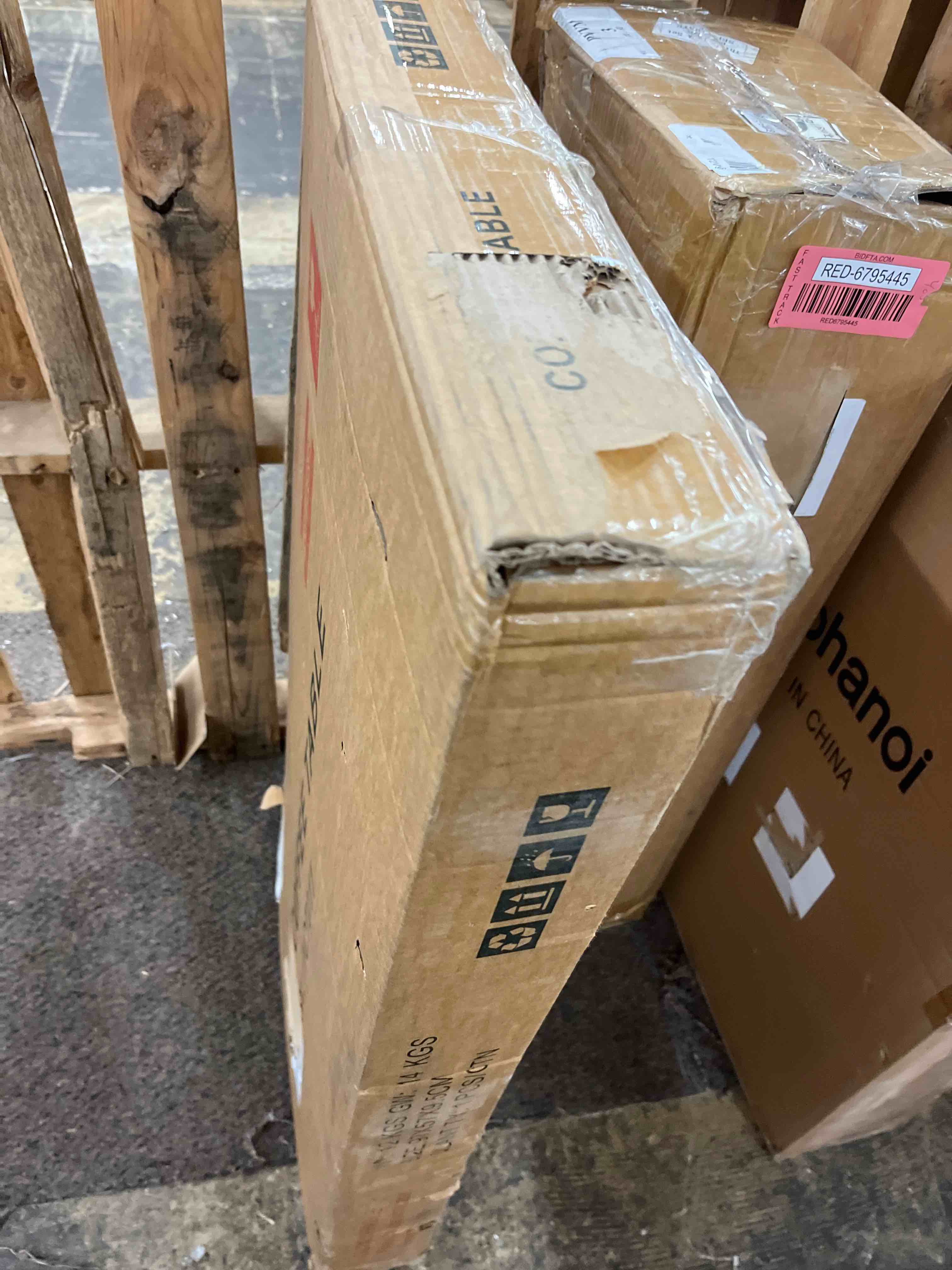 https://s3.amazonaws.com/lotting-images-prod/phillipi/RED6795444_1734603014910.jpeg
