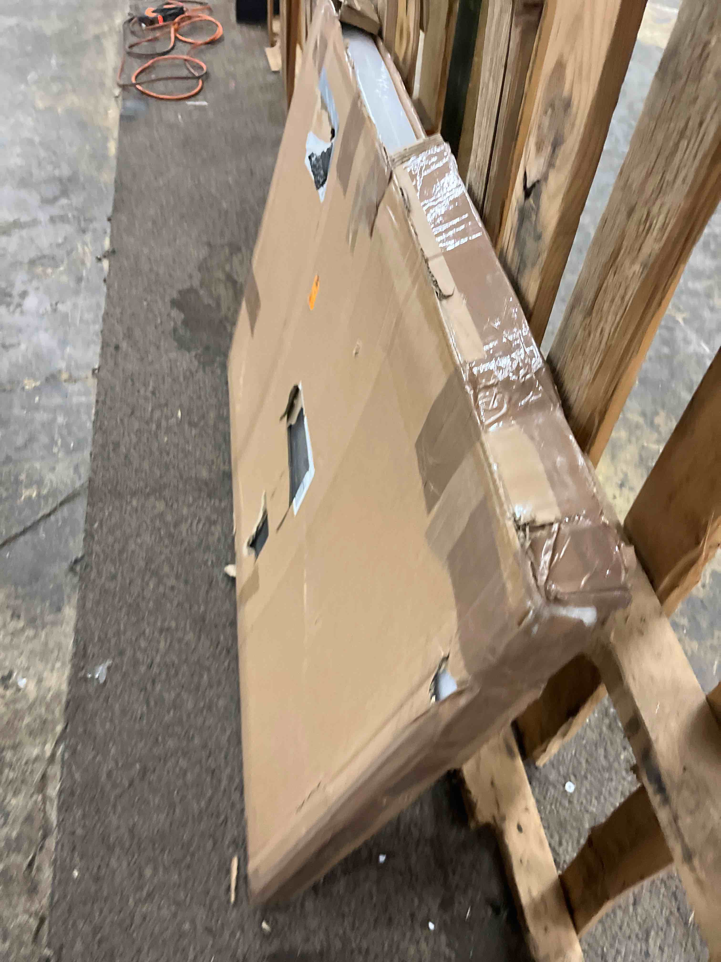 https://s3.amazonaws.com/lotting-images-prod/phillipi/RED6795457_1734601716364.jpeg