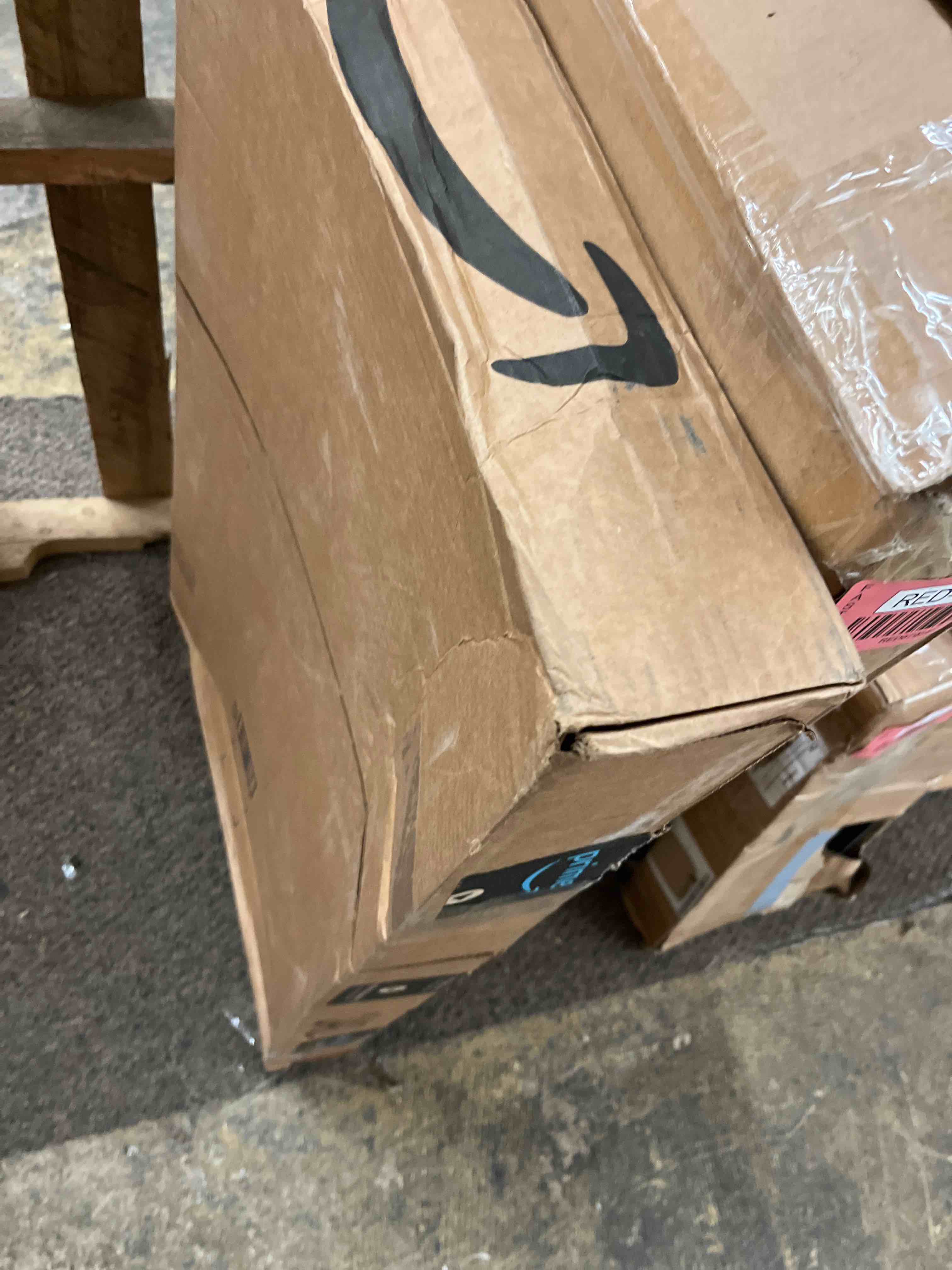https://s3.amazonaws.com/lotting-images-prod/phillipi/RED6795468_1734599796396.jpeg