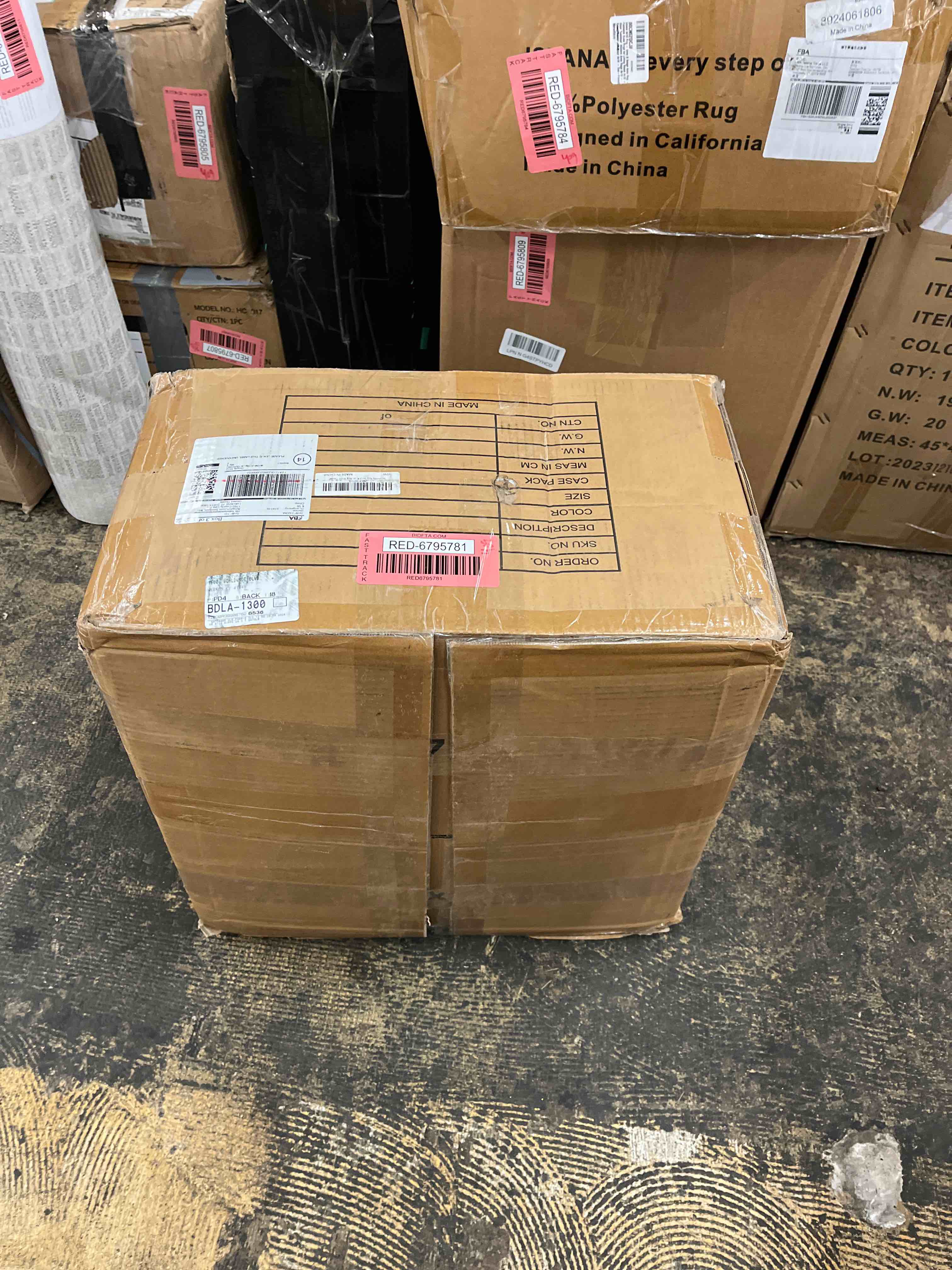 https://s3.amazonaws.com/lotting-images-prod/phillipi/RED6795781_1734647632393.jpeg