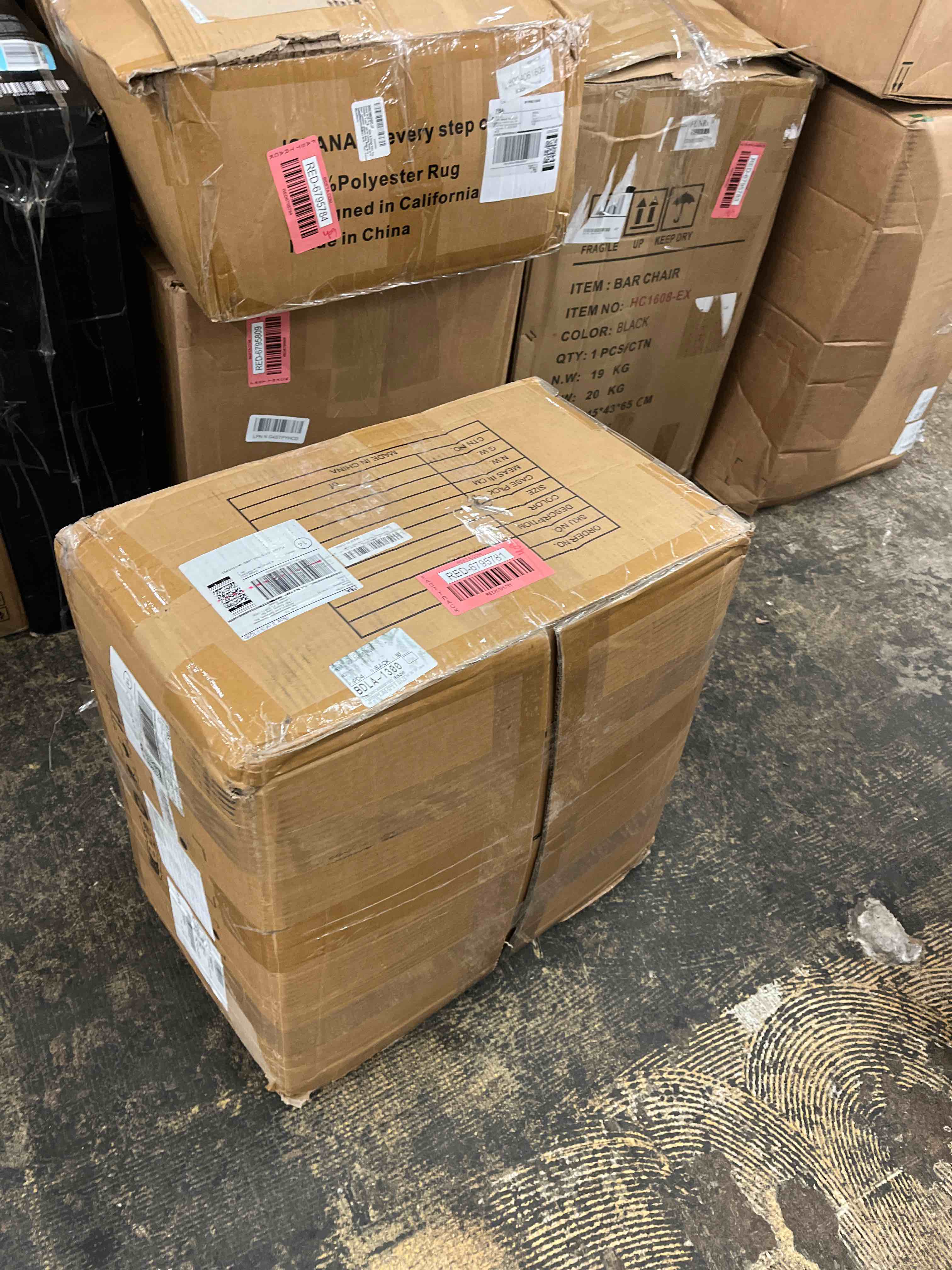 https://s3.amazonaws.com/lotting-images-prod/phillipi/RED6795781_1734647634259.jpeg