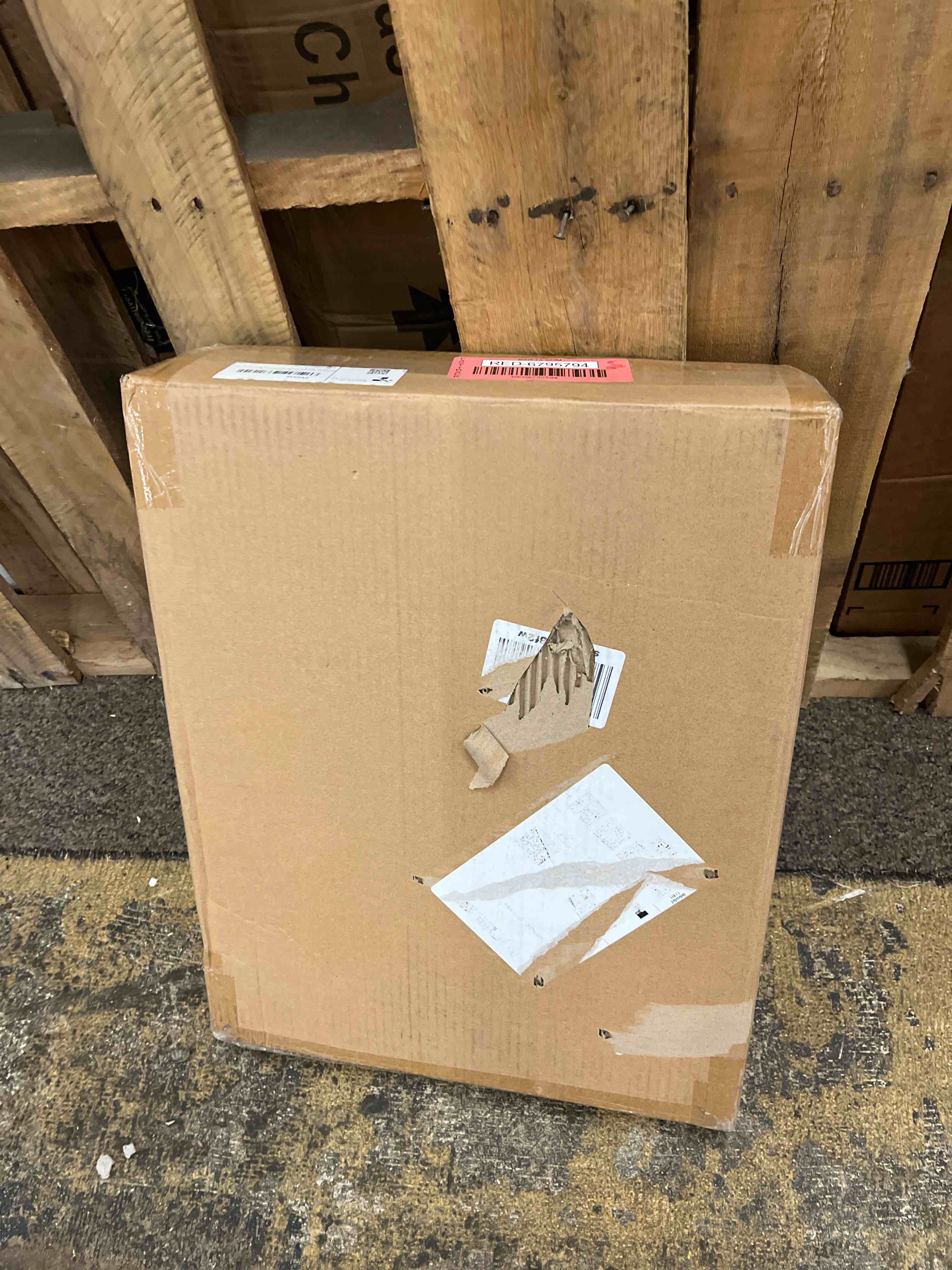 https://s3.amazonaws.com/lotting-images-prod/phillipi/RED6795794_1734644751713.jpeg
