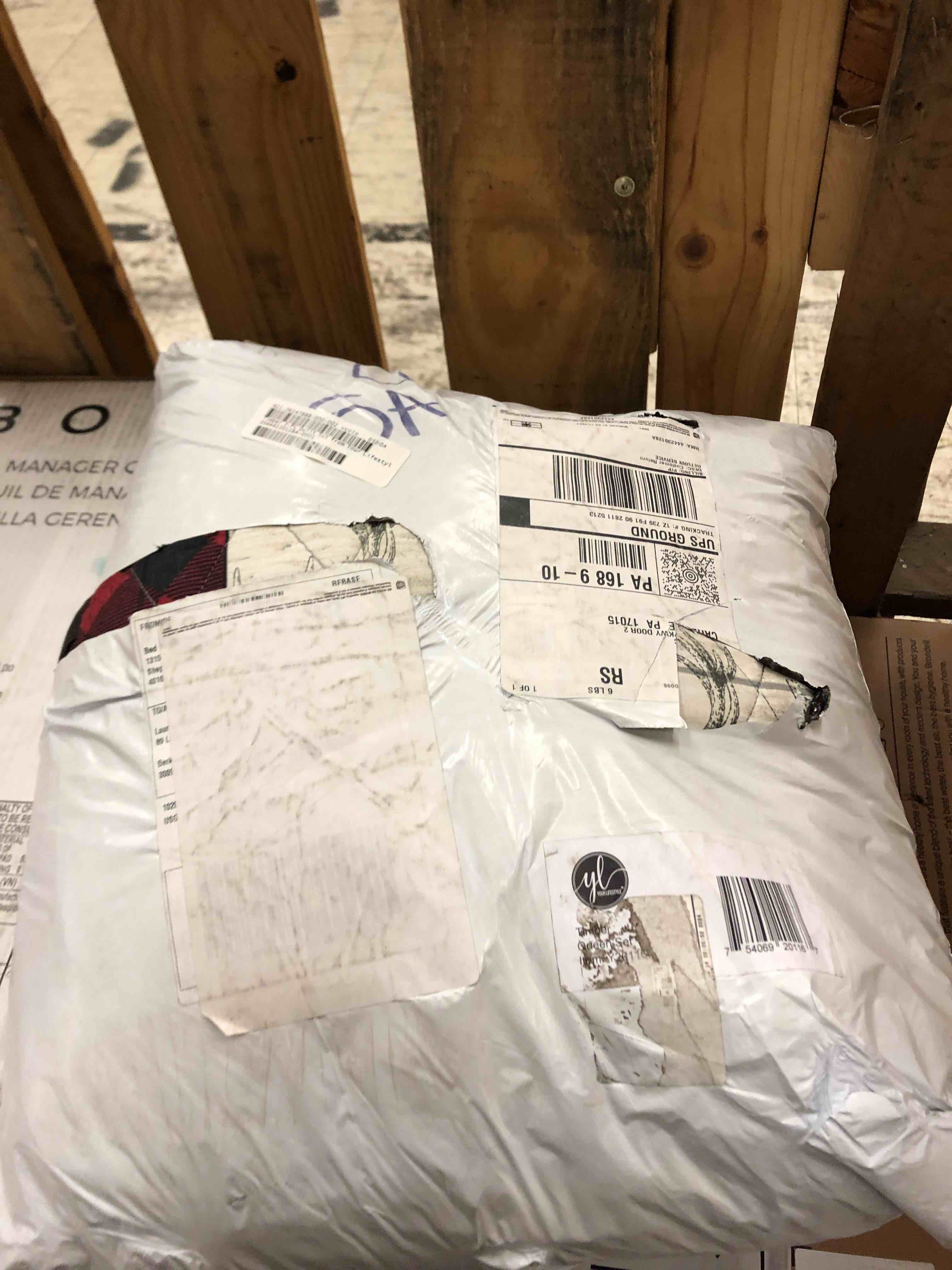 https://s3.amazonaws.com/lotting-images-prod/phillipi/RED6796414_1736787167837.jpeg