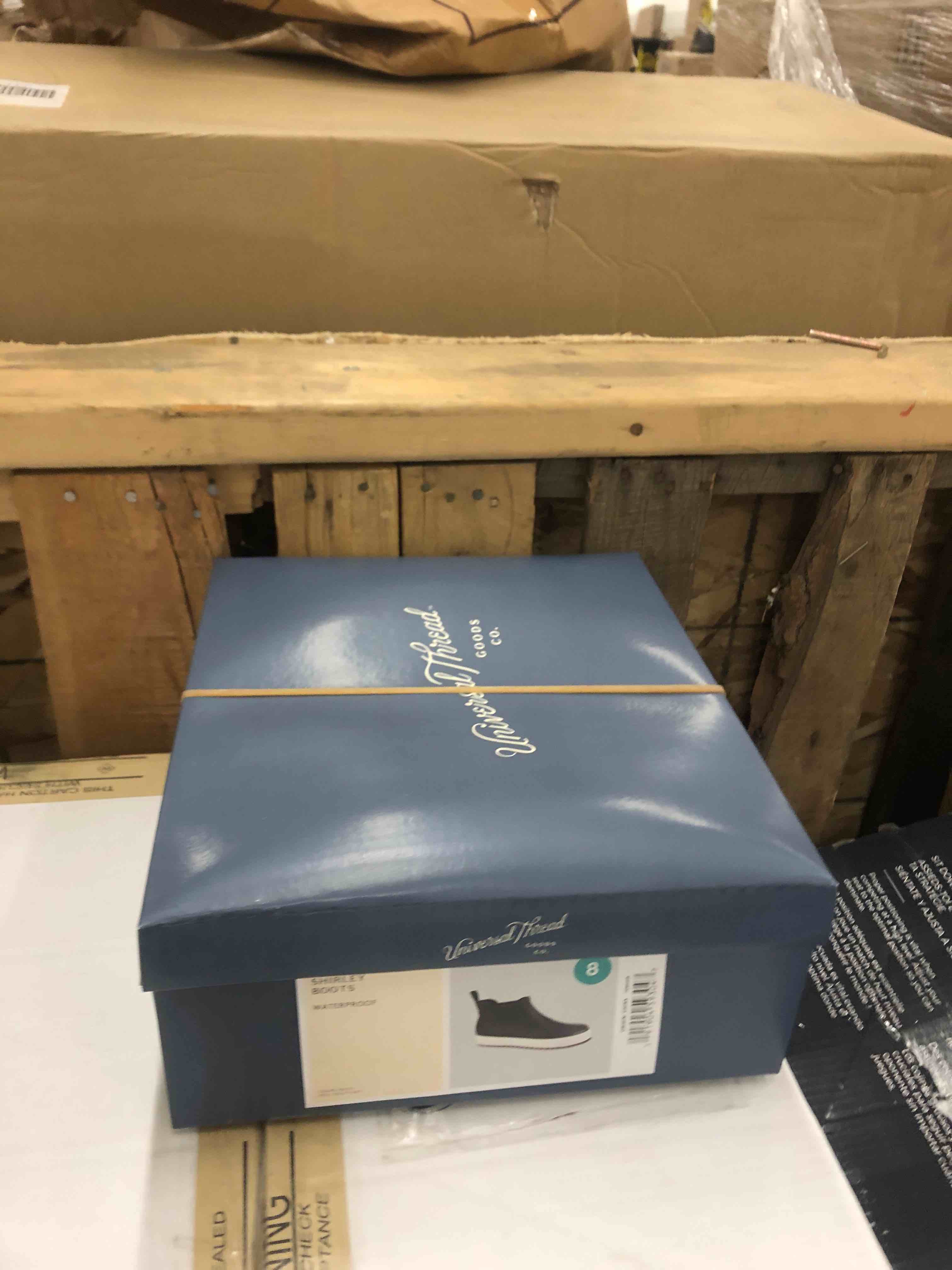 https://s3.amazonaws.com/lotting-images-prod/phillipi/RED6796459_1737049894404.jpeg