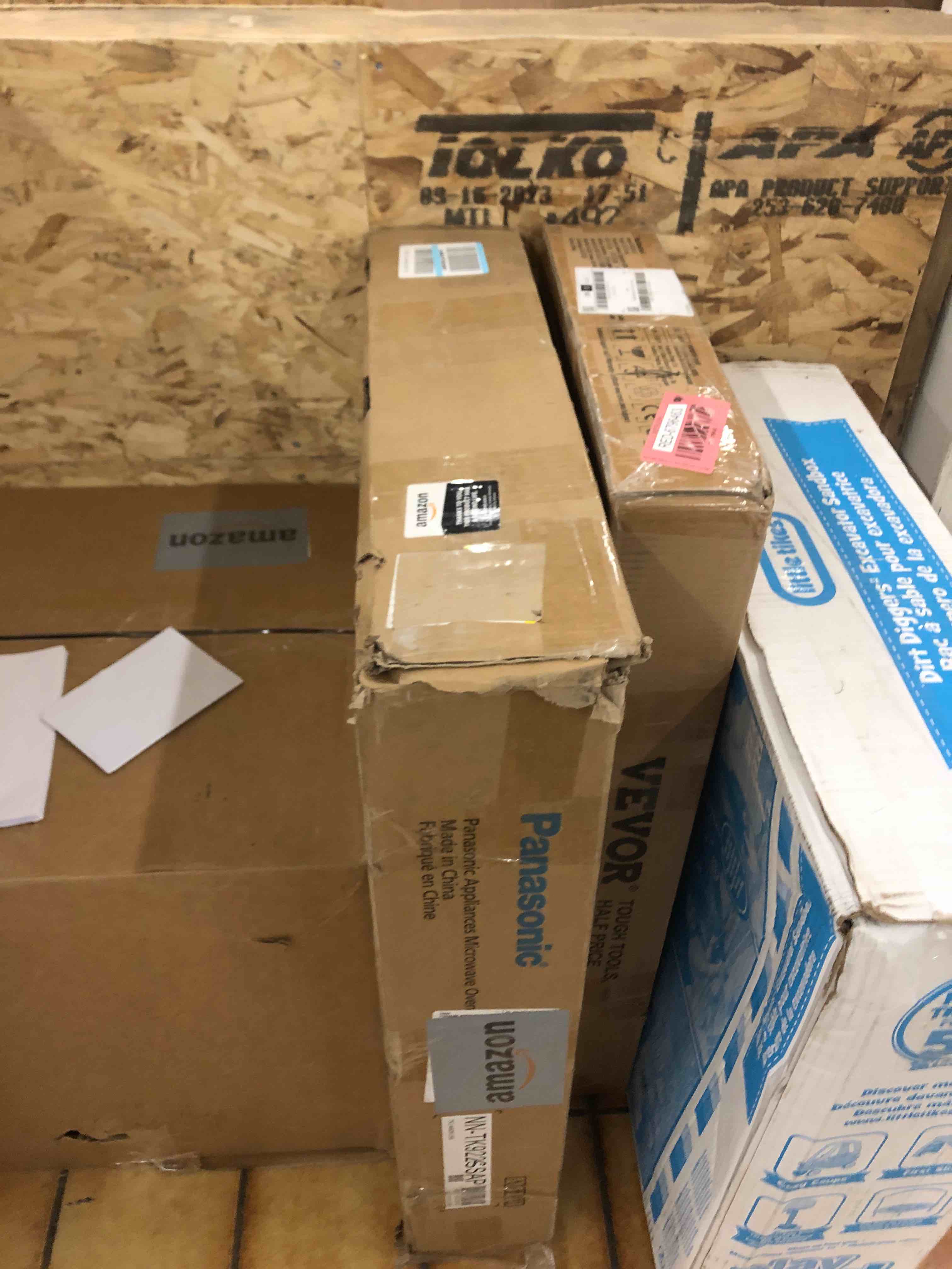 https://s3.amazonaws.com/lotting-images-prod/phillipi/RED6796464_1737050103935.jpeg