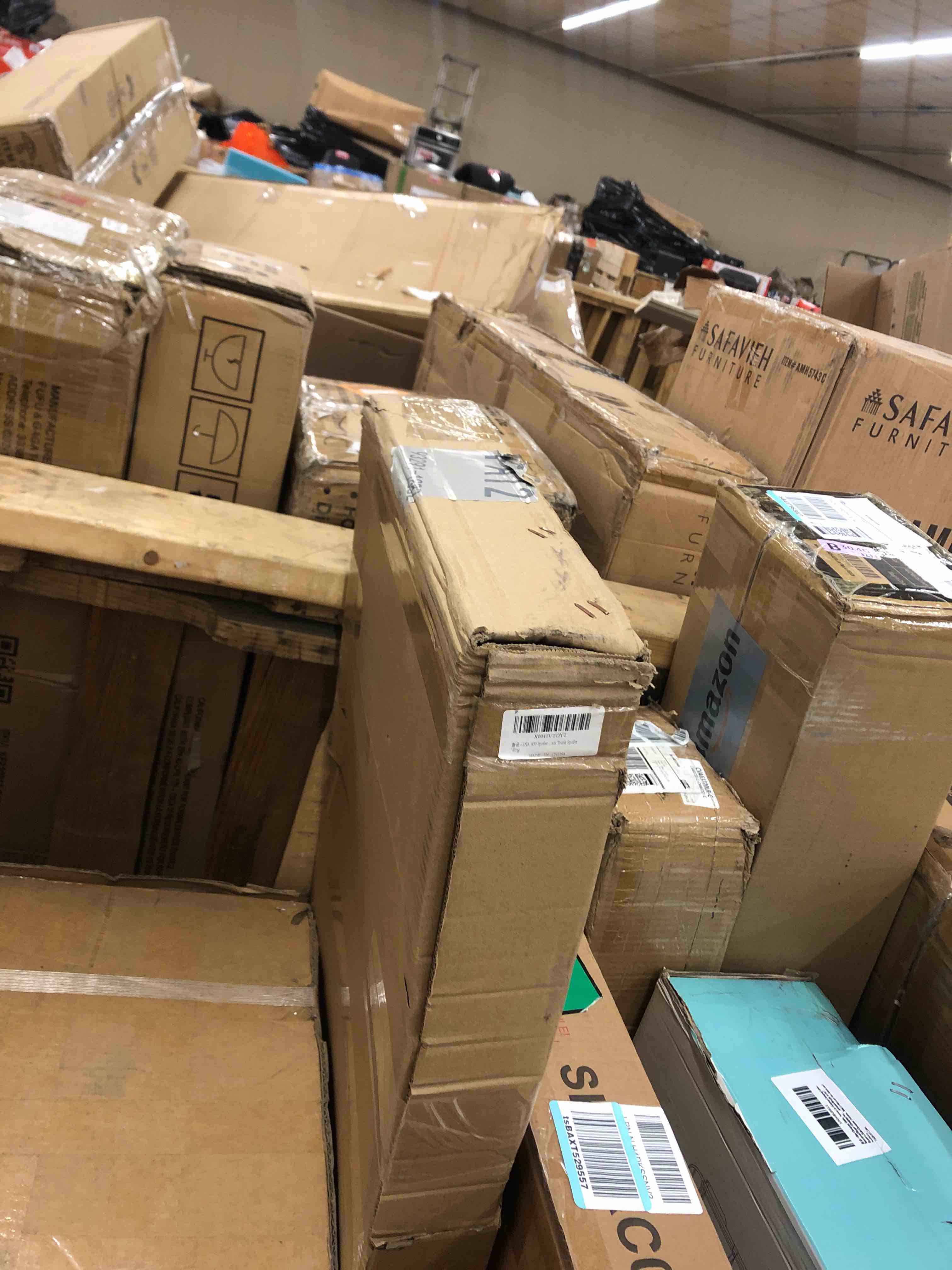 https://s3.amazonaws.com/lotting-images-prod/phillipi/RED6796520_1737075775403.jpeg