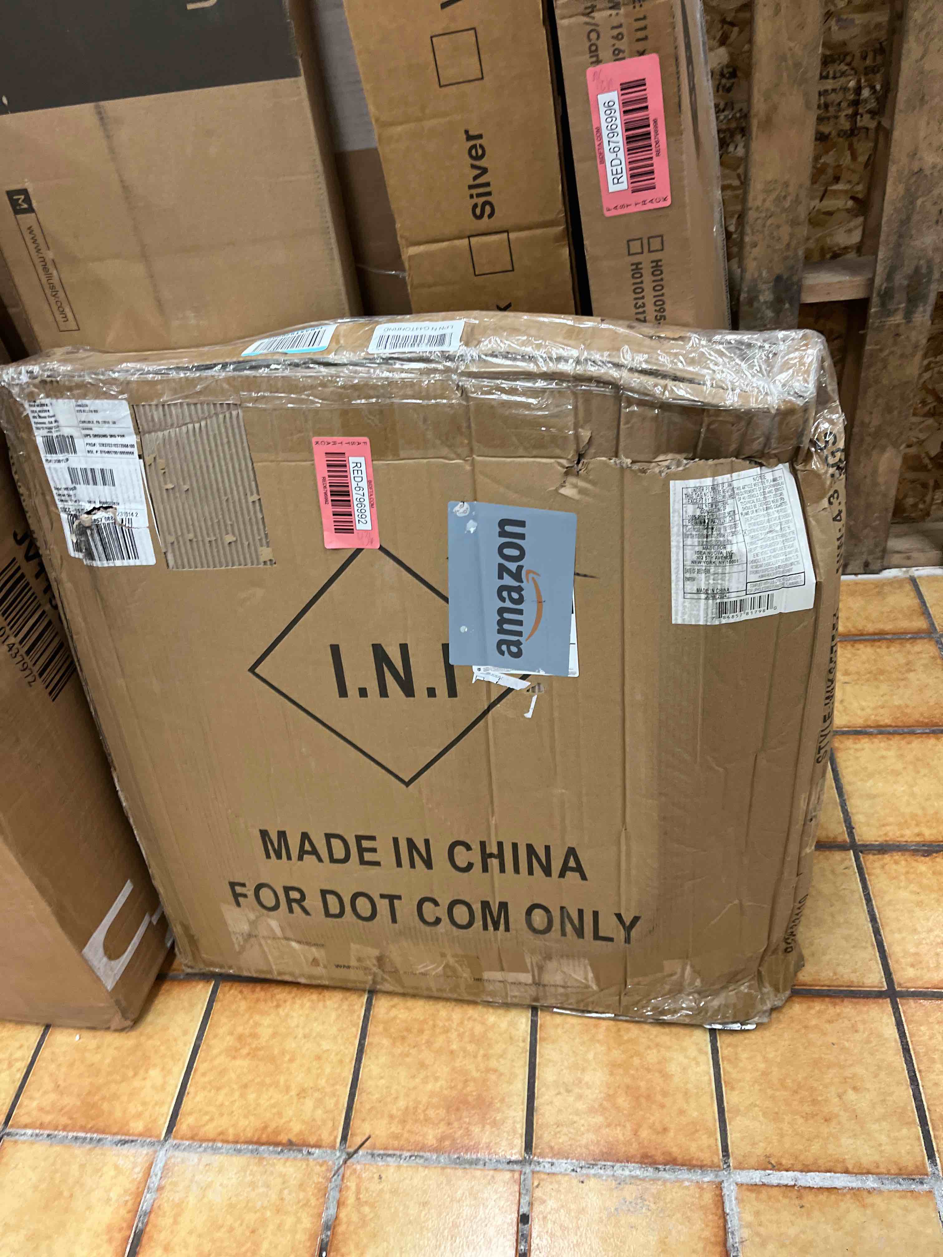 https://s3.amazonaws.com/lotting-images-prod/phillipi/RED6796992_1735589834530.jpeg