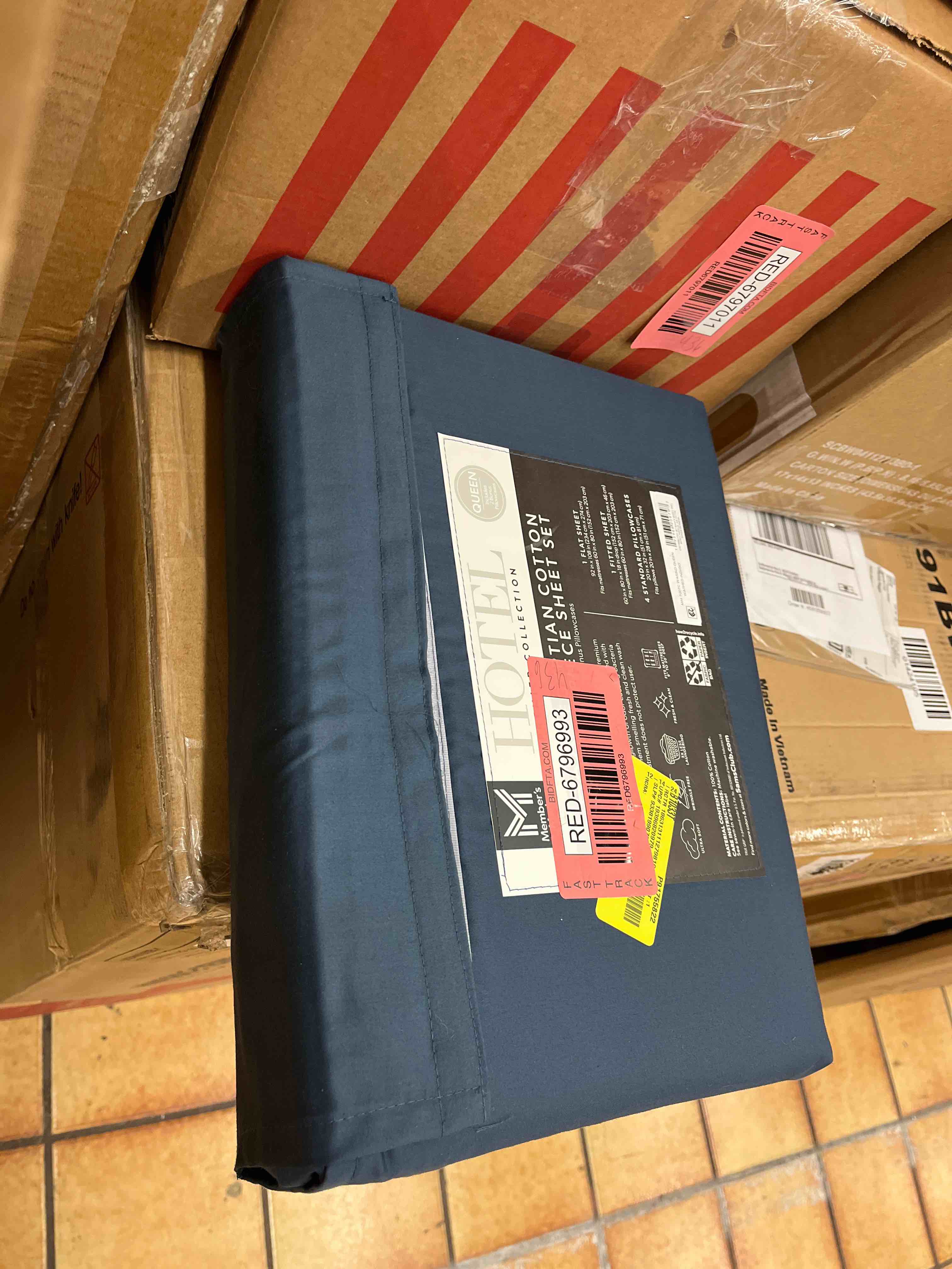 https://s3.amazonaws.com/lotting-images-prod/phillipi/RED6796993_1735589754013.jpeg