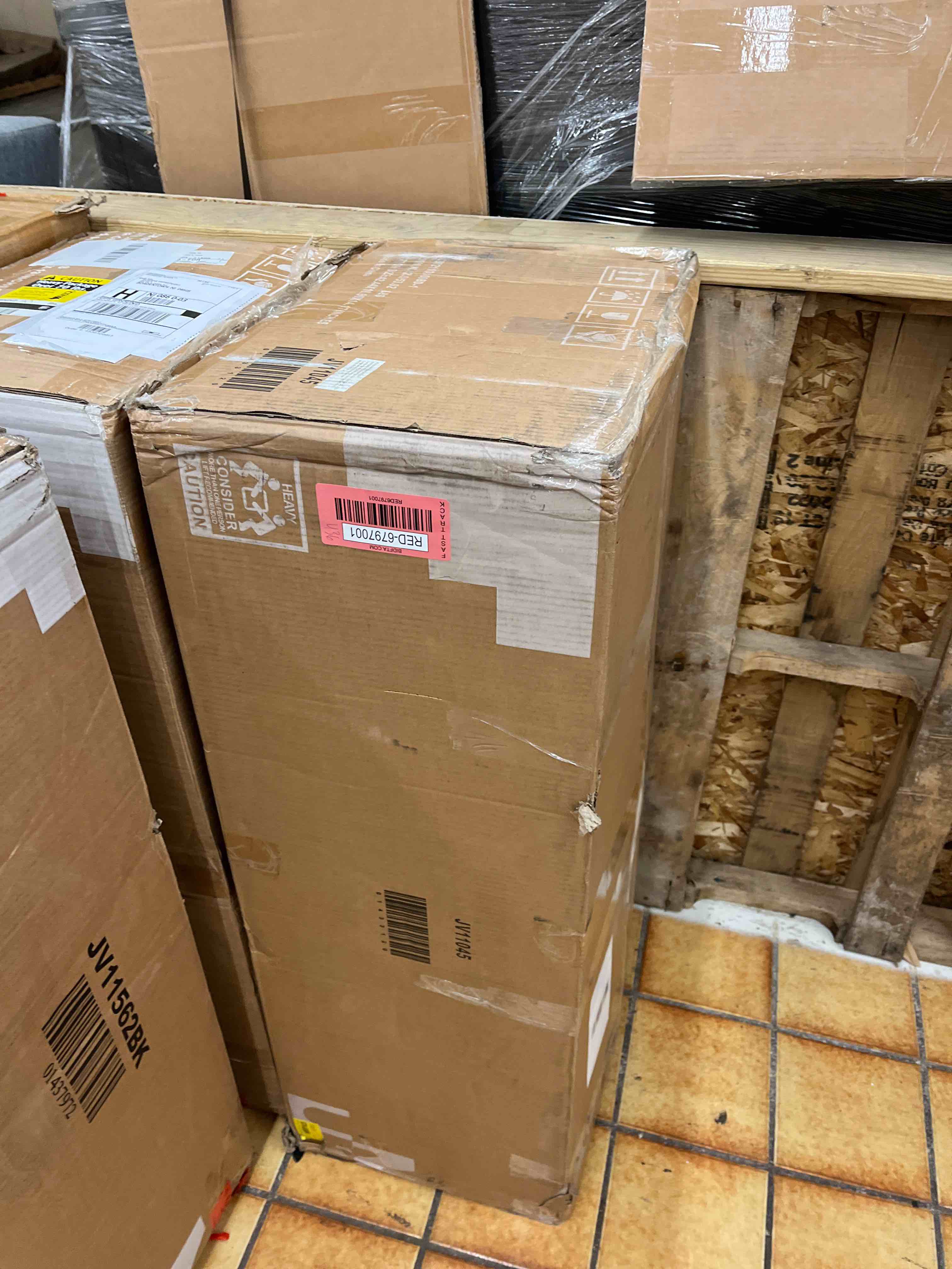 https://s3.amazonaws.com/lotting-images-prod/phillipi/RED6797001_1735588811889.jpeg