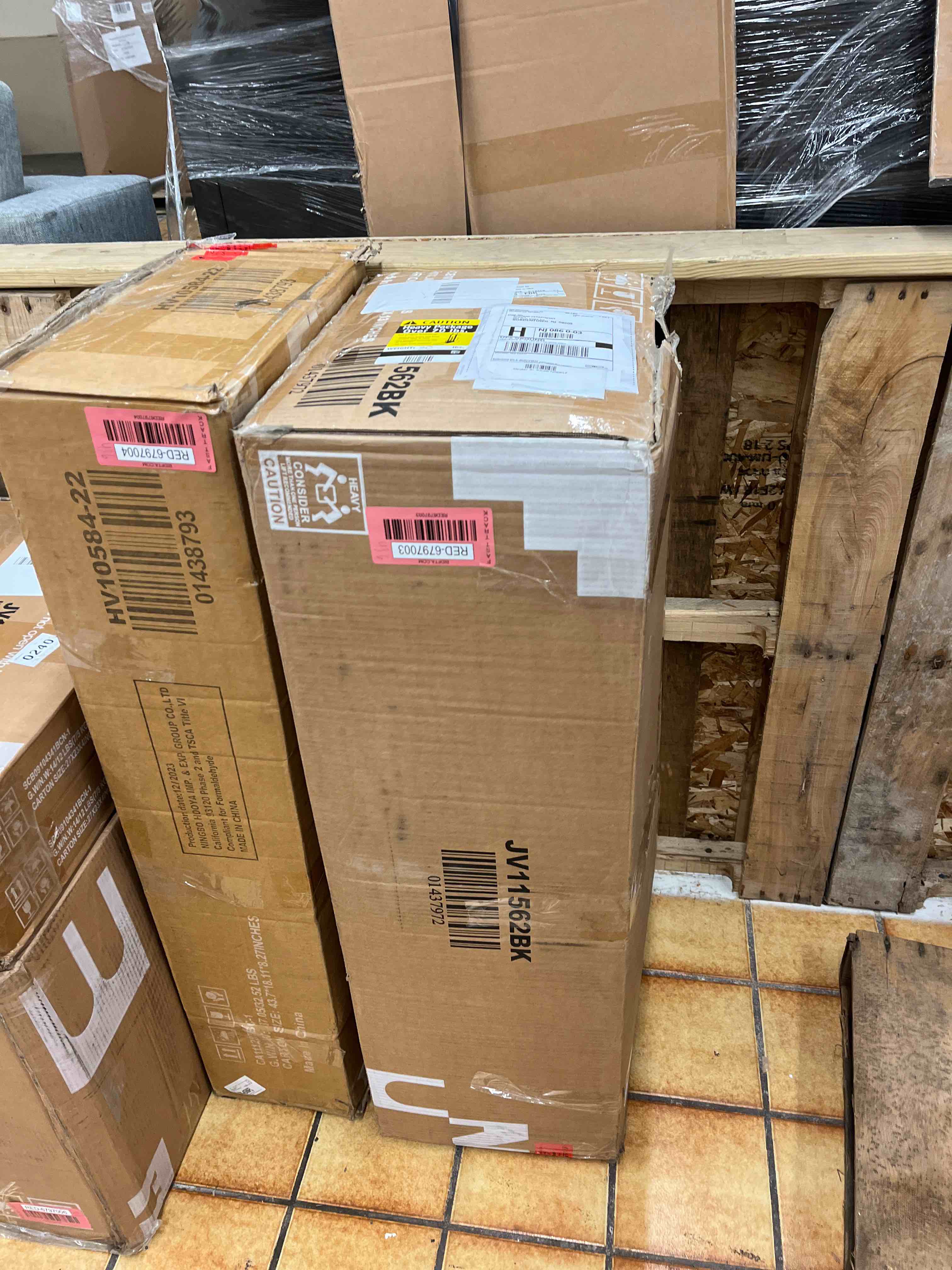 https://s3.amazonaws.com/lotting-images-prod/phillipi/RED6797003_1735588656308.jpeg