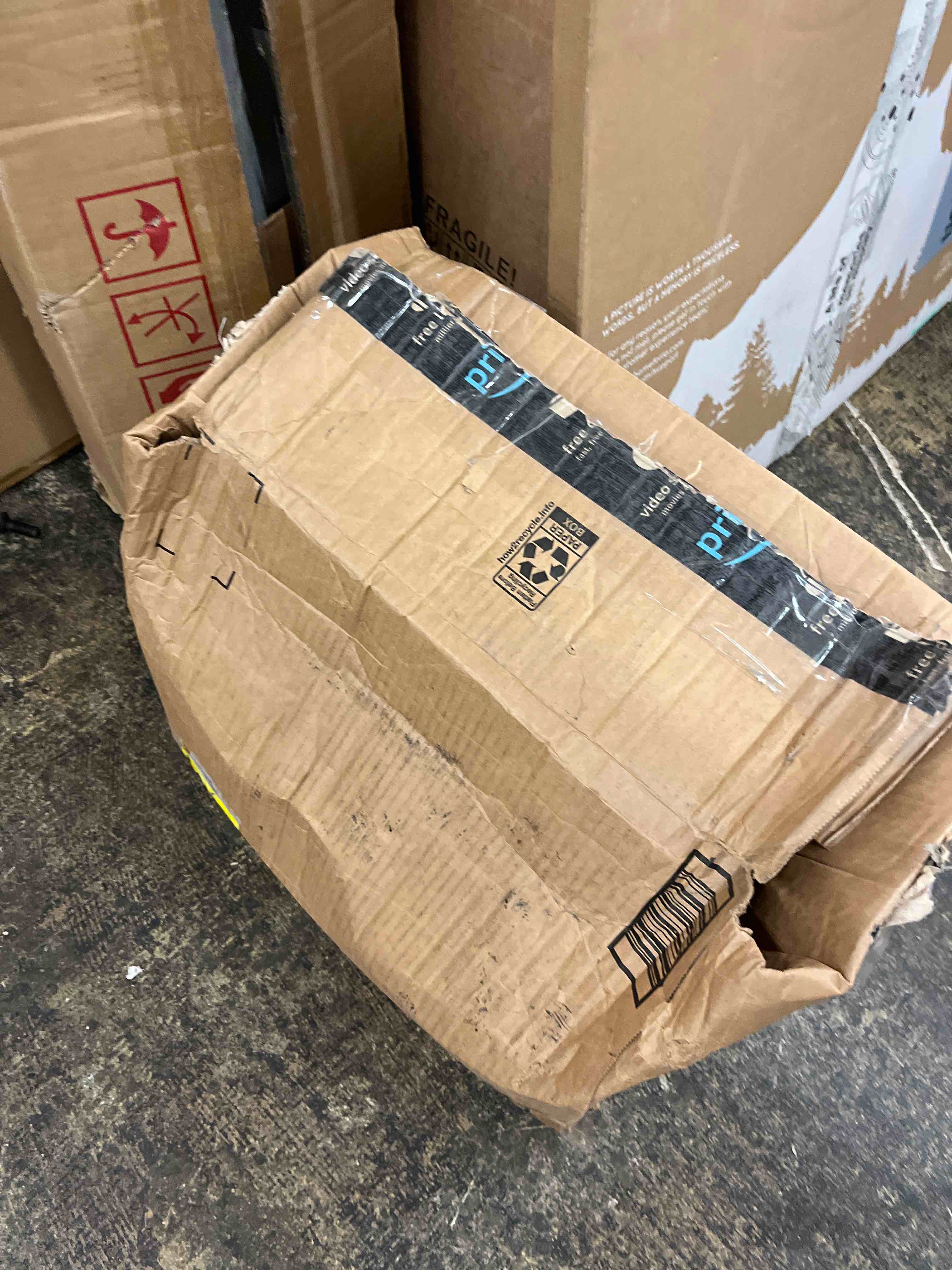 https://s3.amazonaws.com/lotting-images-prod/phillipi/RED6798428_1736983380350.jpeg