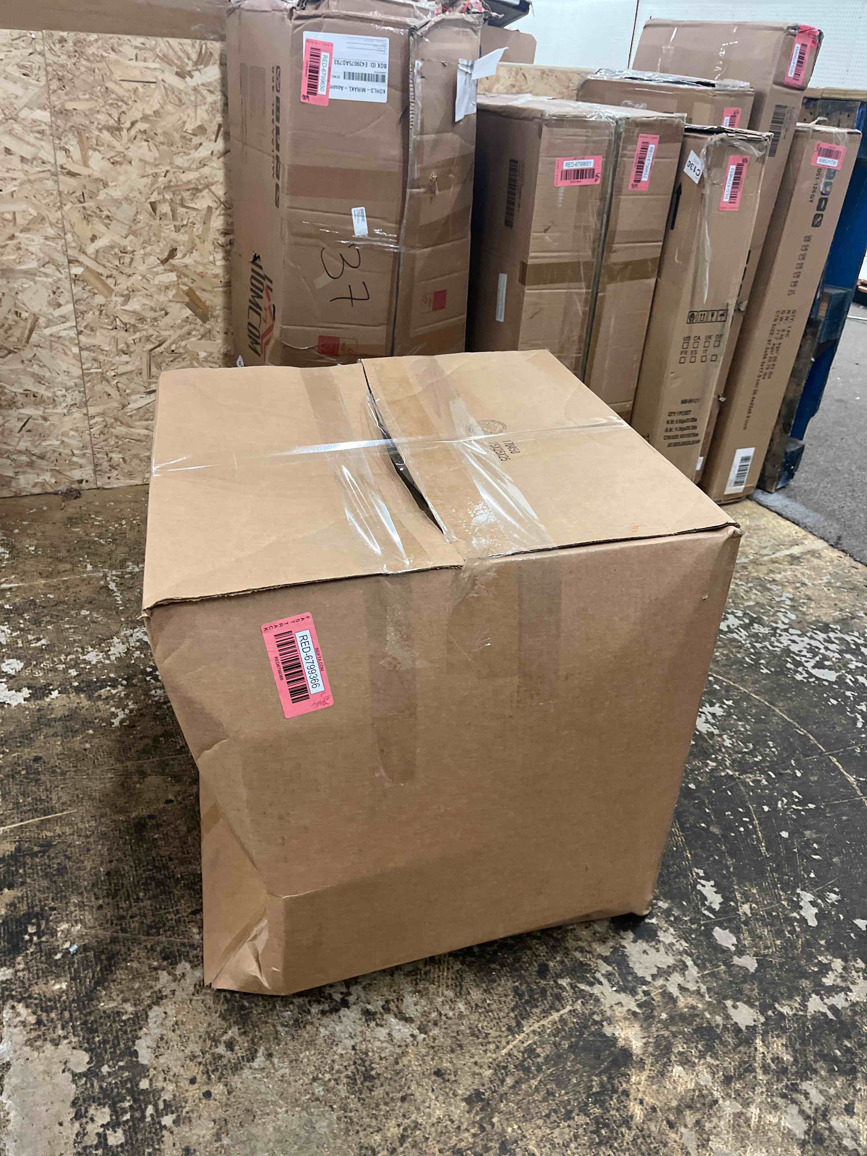 https://s3.amazonaws.com/lotting-images-prod/phillipi/RED6799366_1745555755841.jpeg