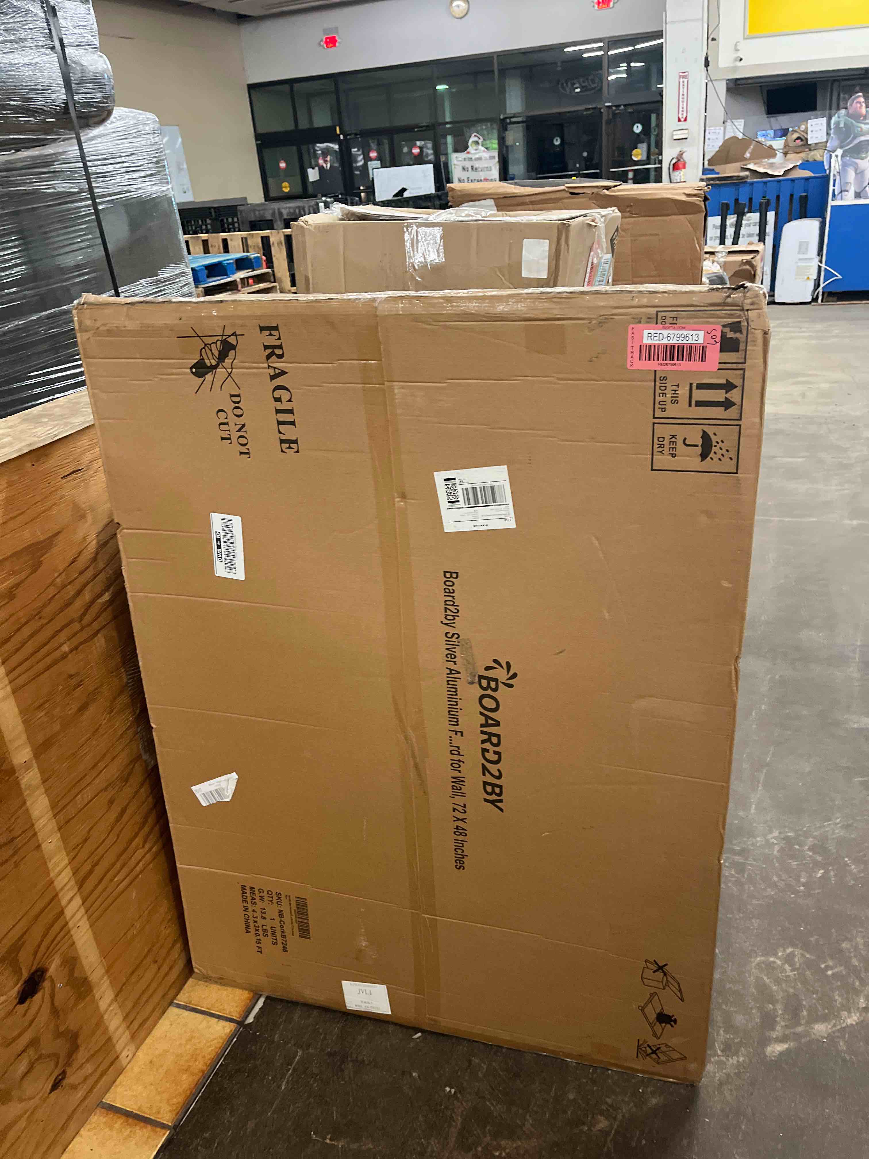 https://s3.amazonaws.com/lotting-images-prod/phillipi/RED6799613_1745479345565.jpeg