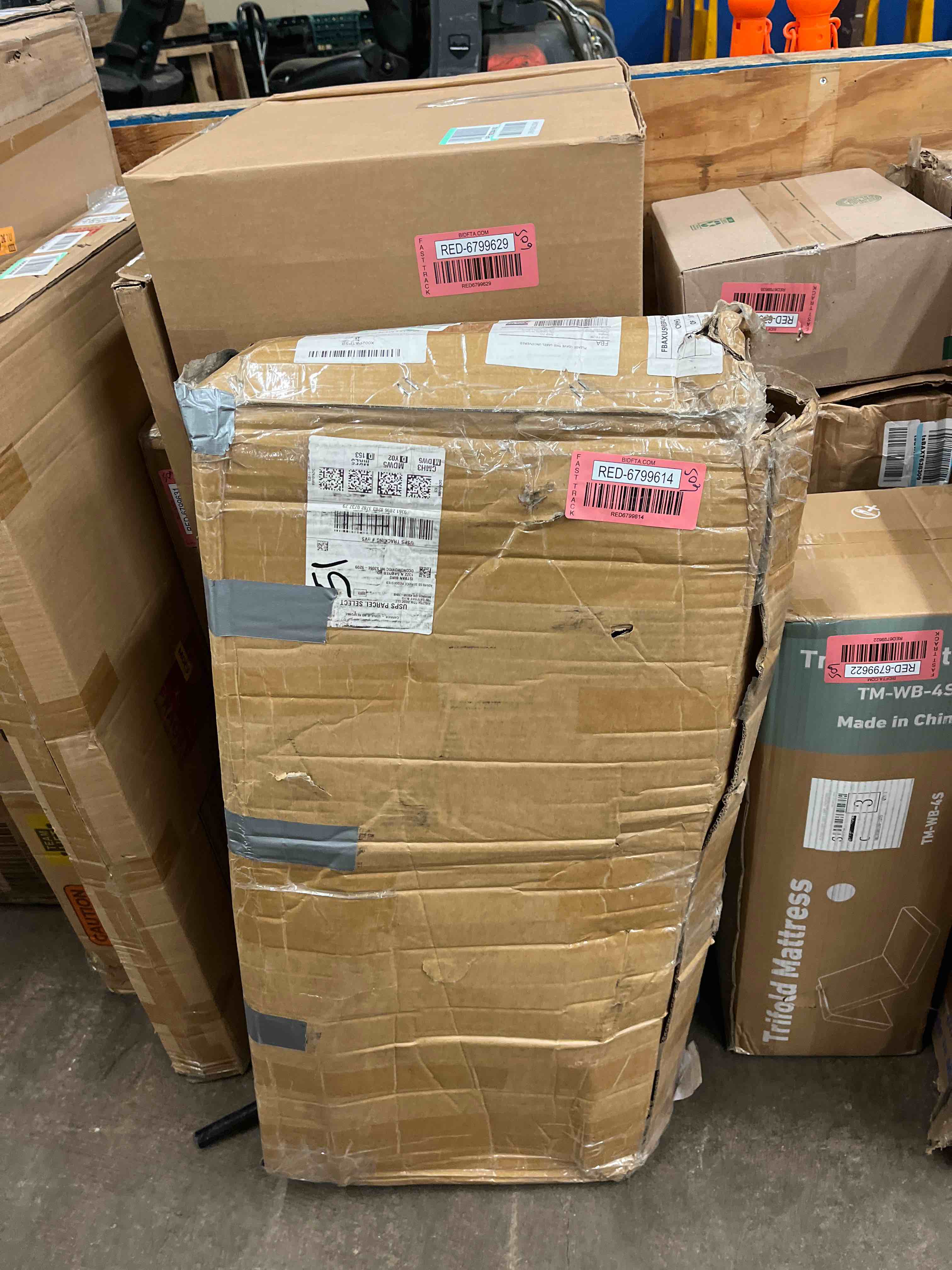 https://s3.amazonaws.com/lotting-images-prod/phillipi/RED6799614_1745479282464.jpeg